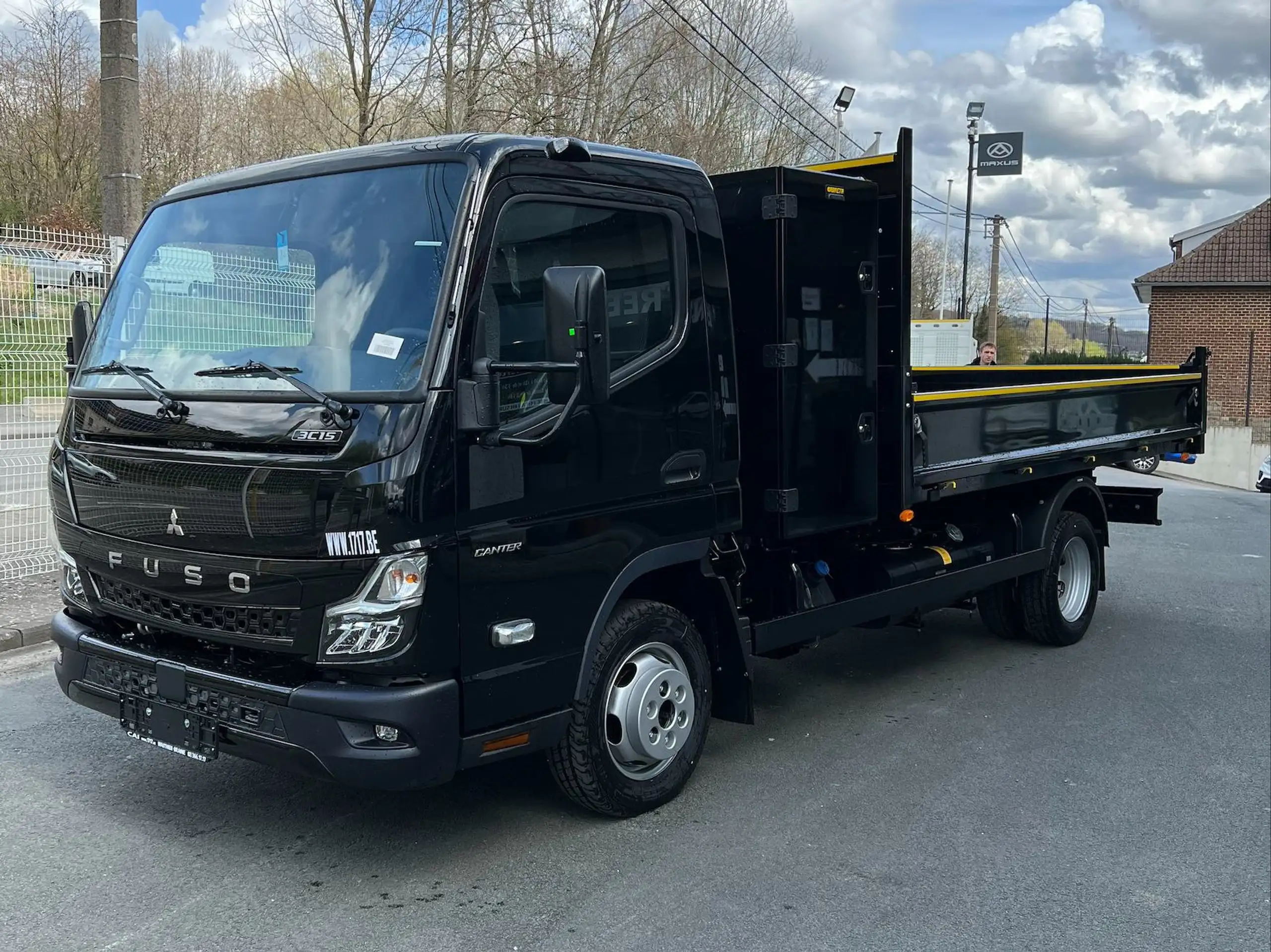 Mitsubishi Canter 2024