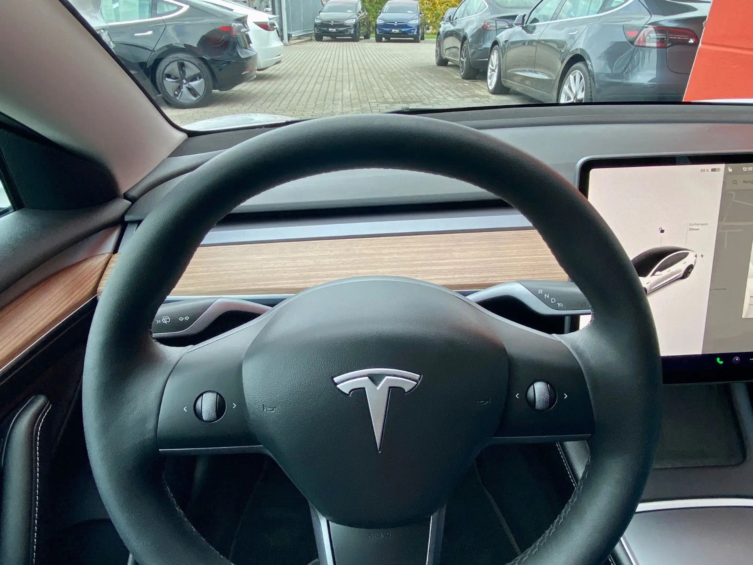 Tesla - Model 3