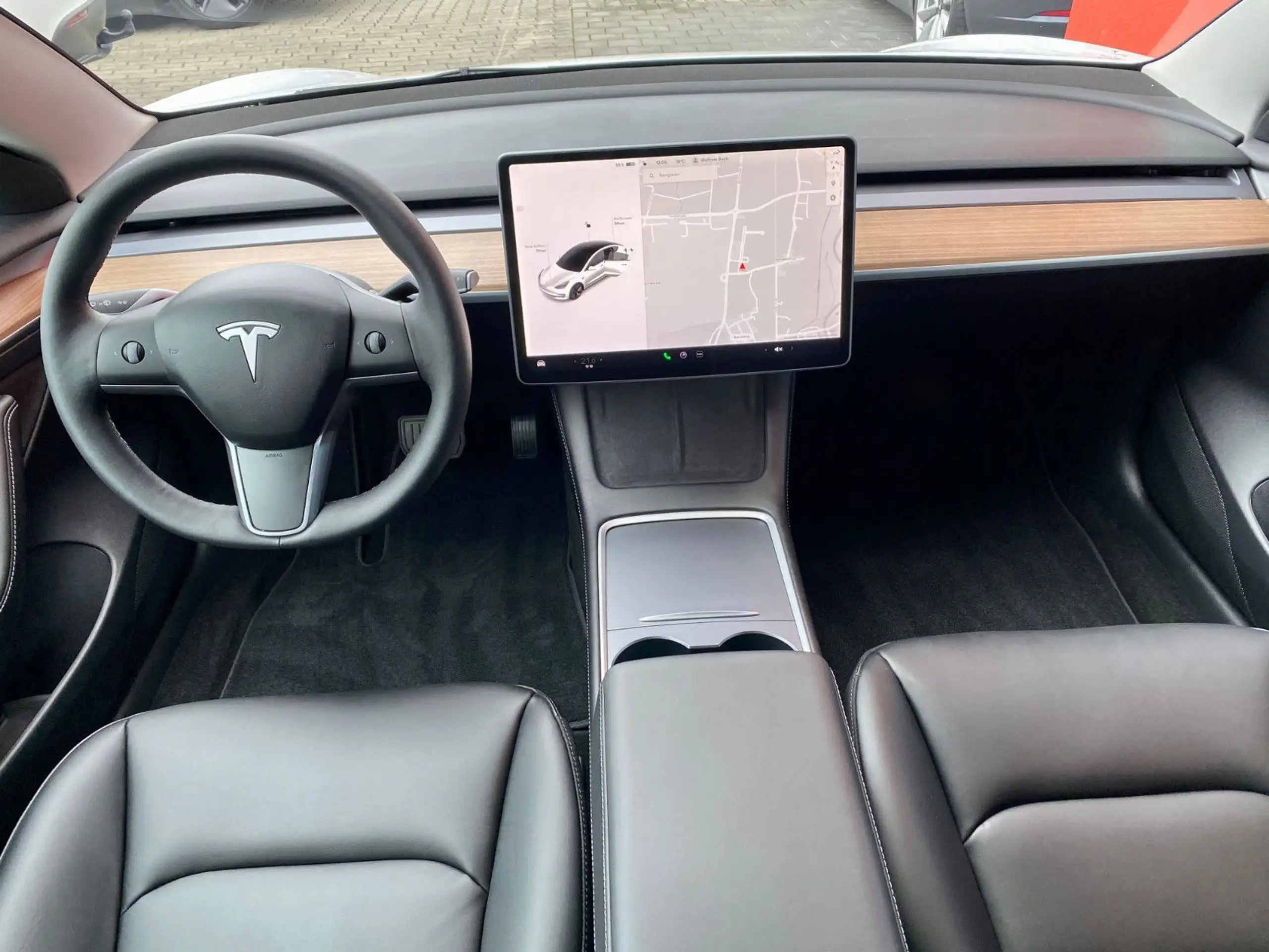 Tesla - Model 3