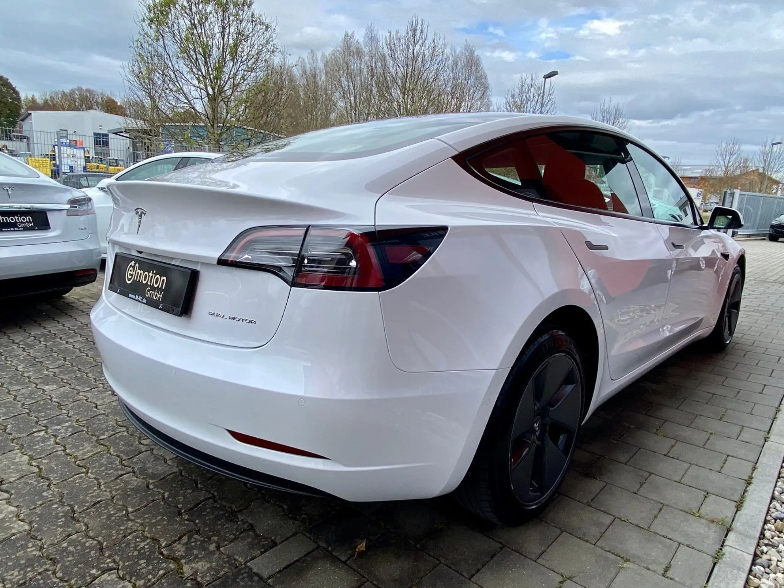 Tesla - Model 3