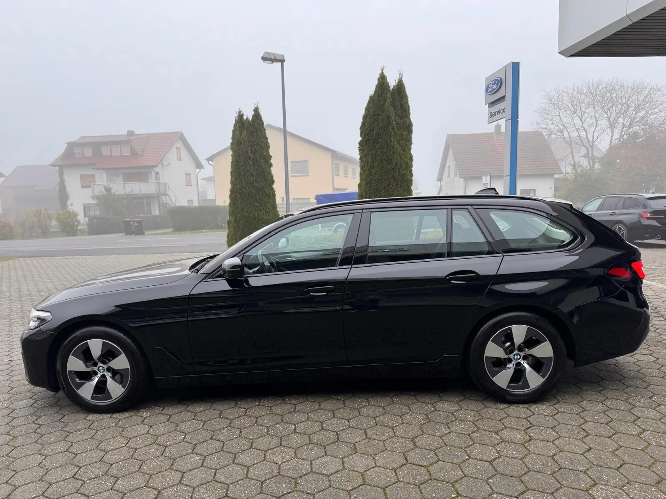 BMW - 520