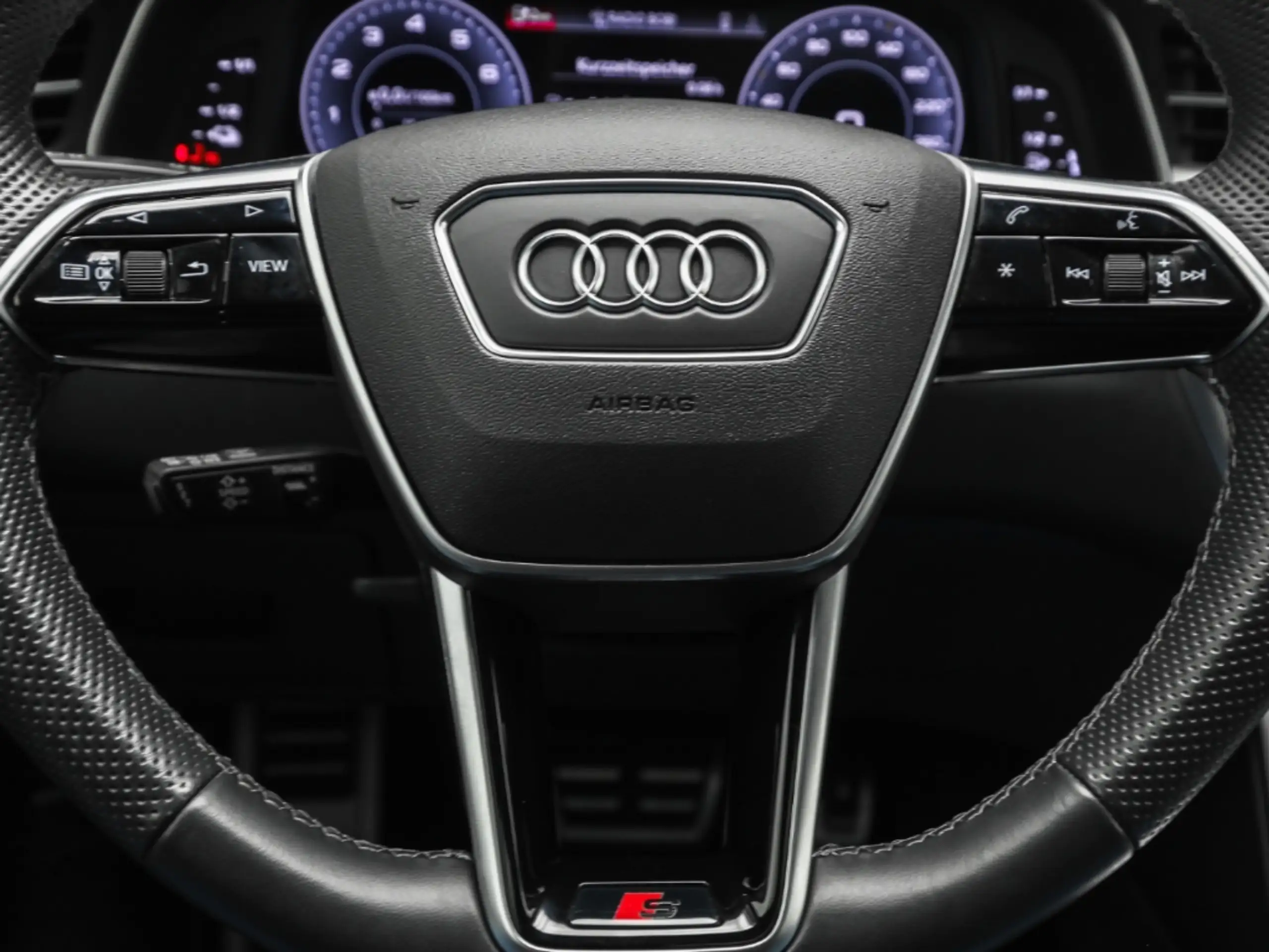 Audi - A6