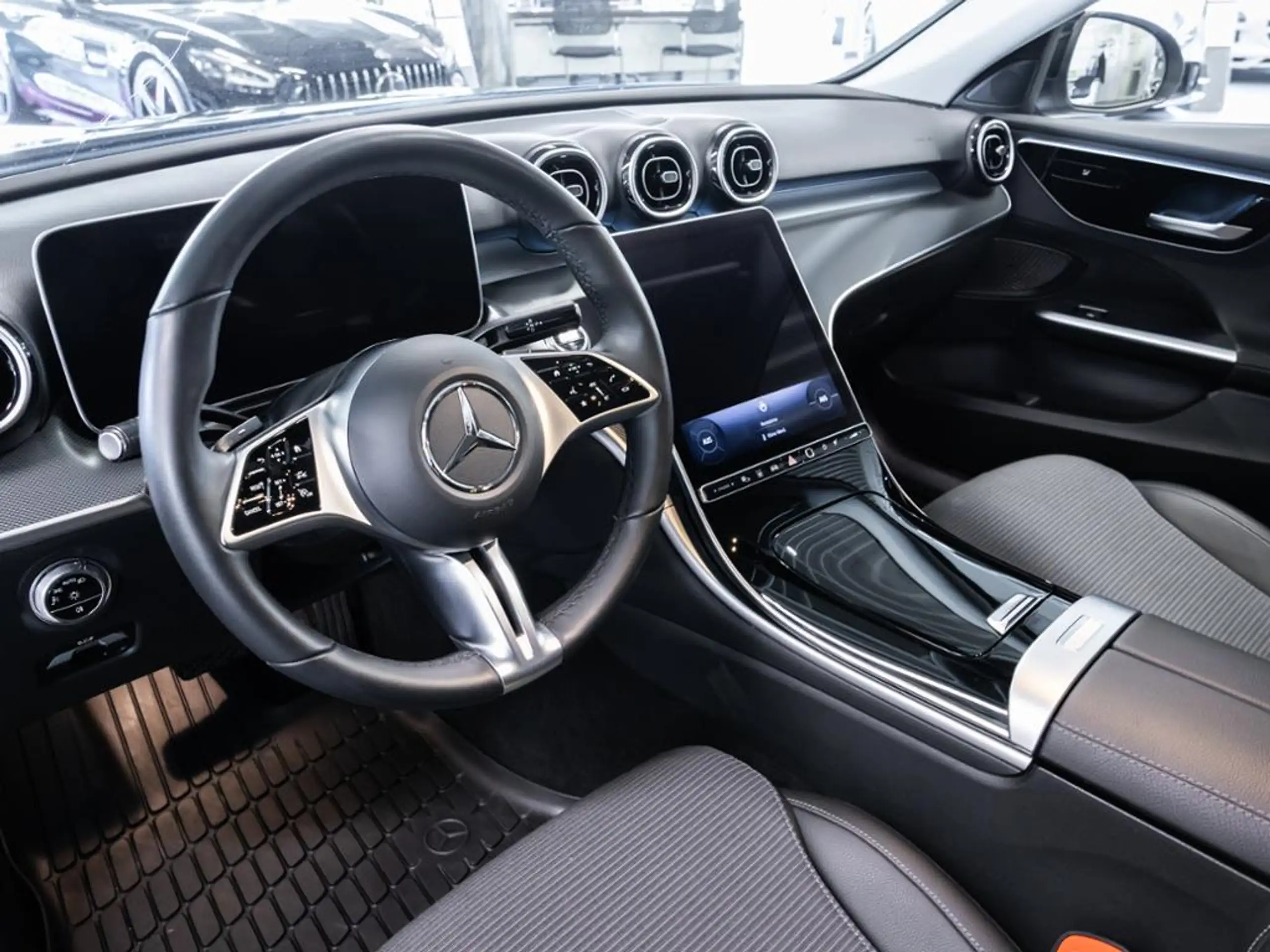 Mercedes-Benz - C 220