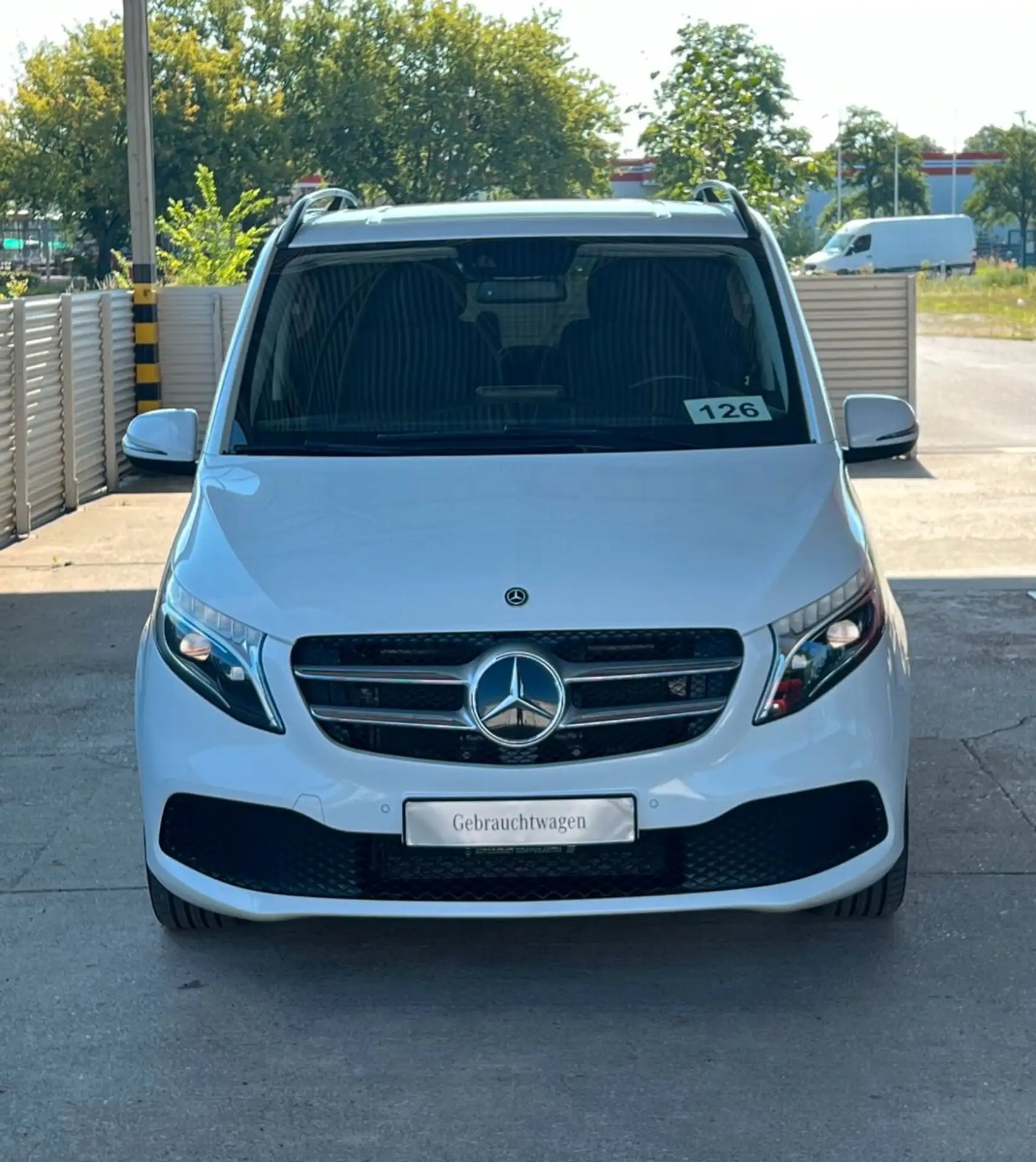 Mercedes-Benz - V 250