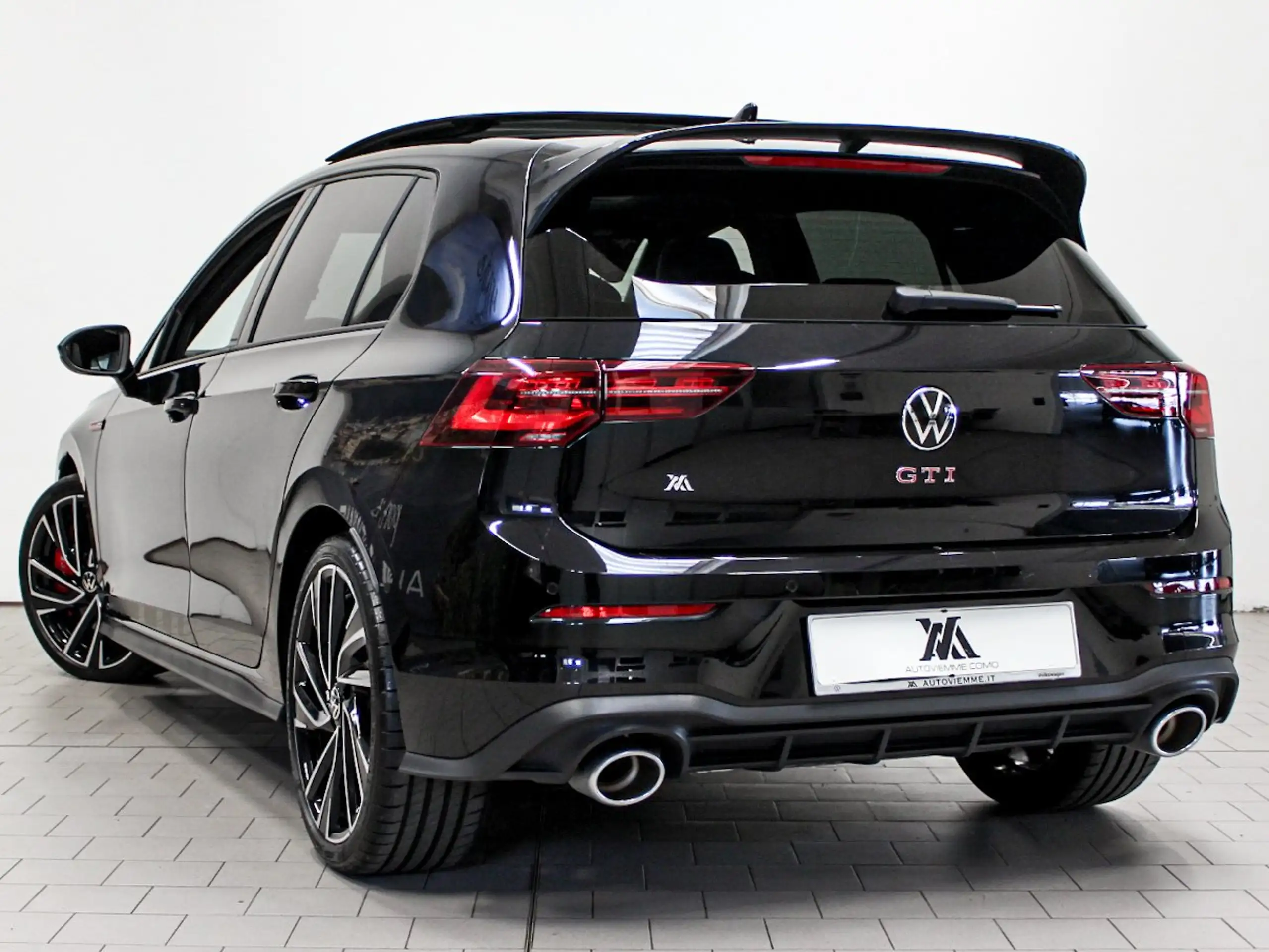 Volkswagen - Golf GTI