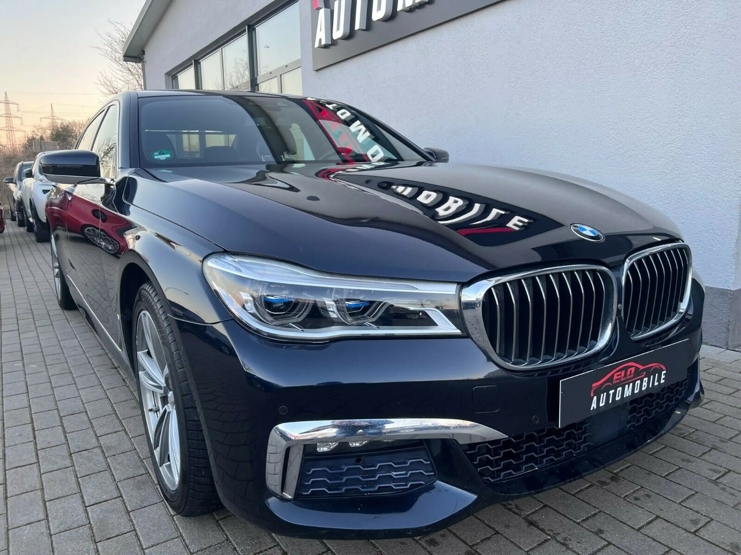 BMW - 740