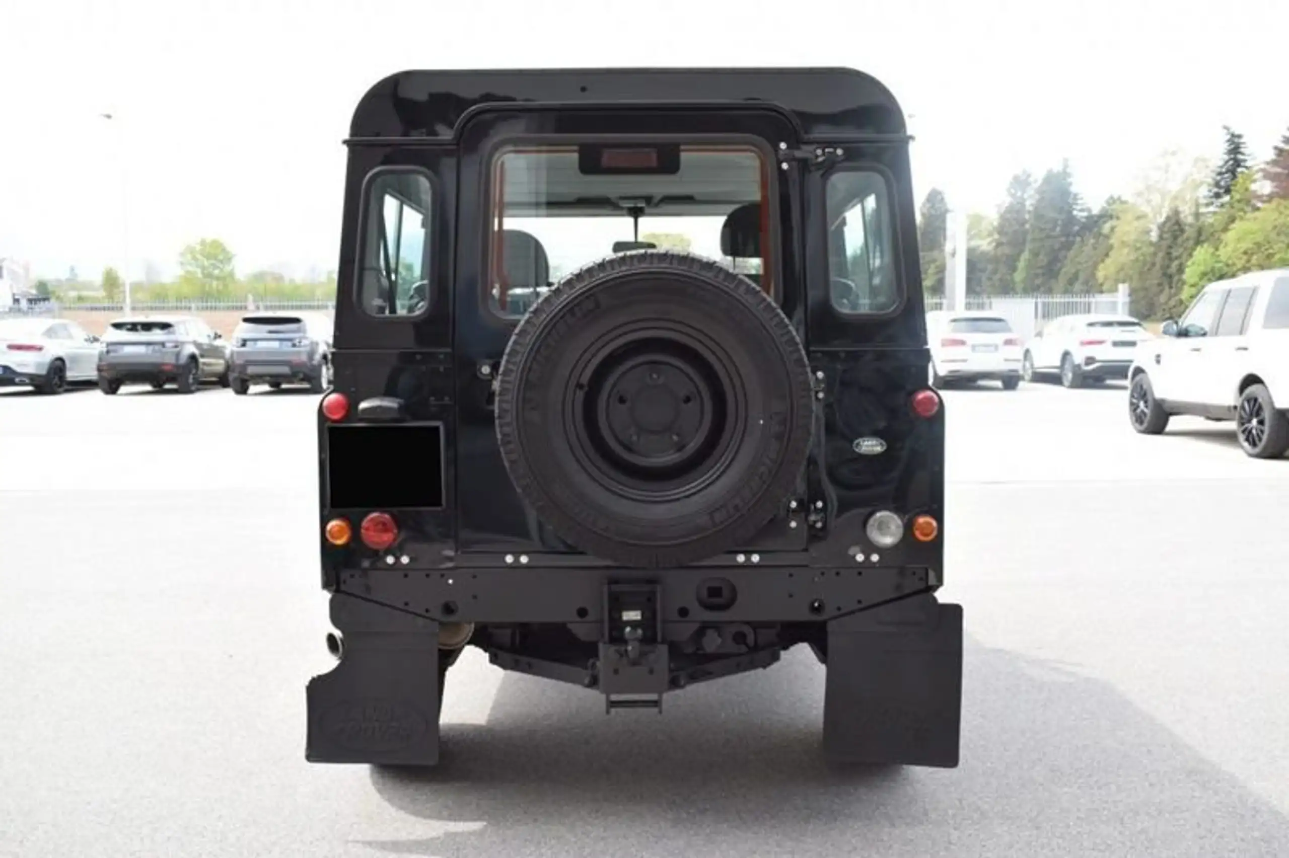 Land Rover - Defender