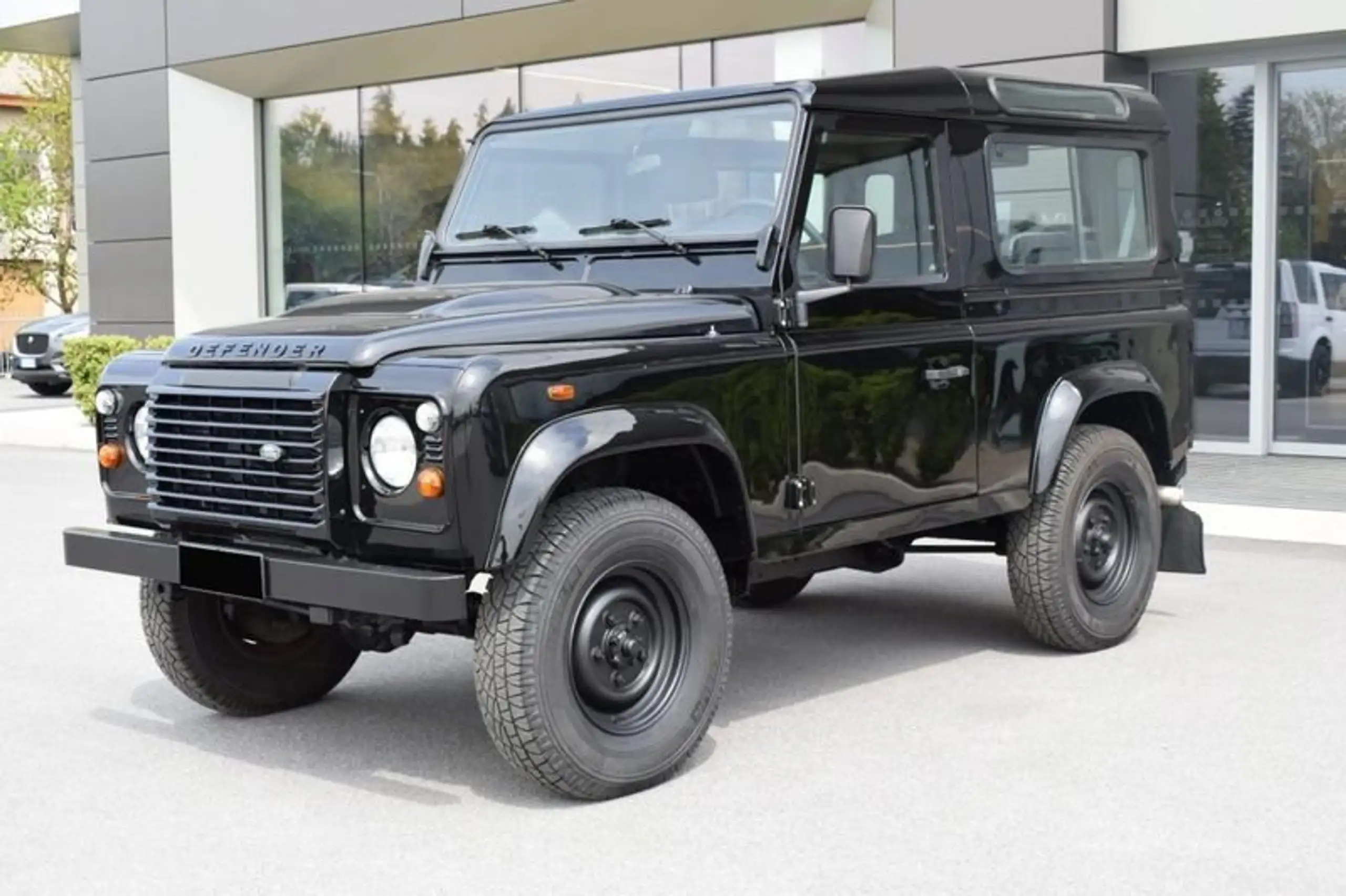 Land Rover Defender 2012