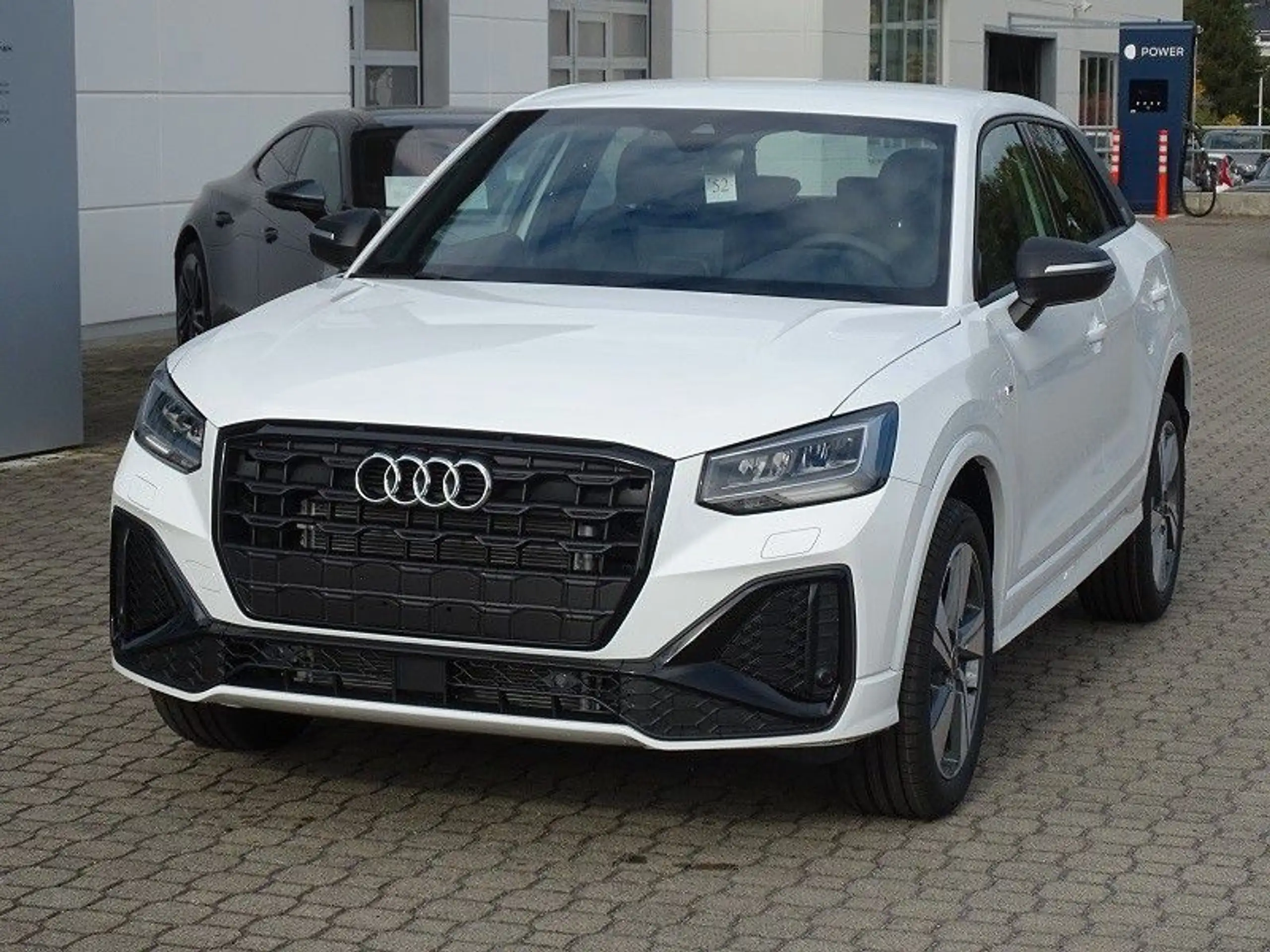 Audi - Q2