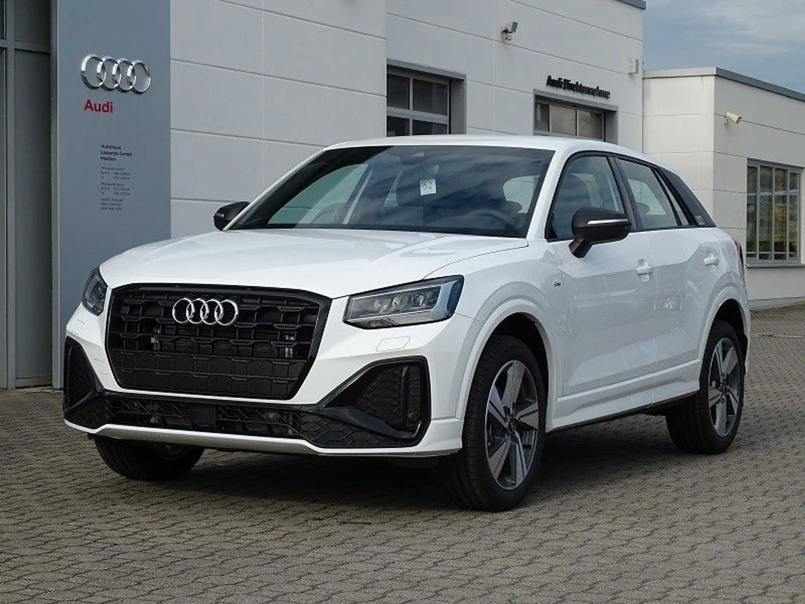 Audi - Q2