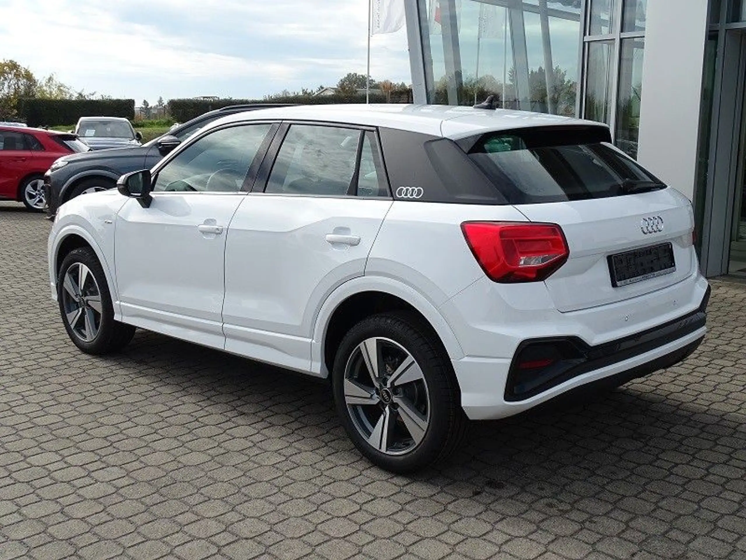 Audi - Q2