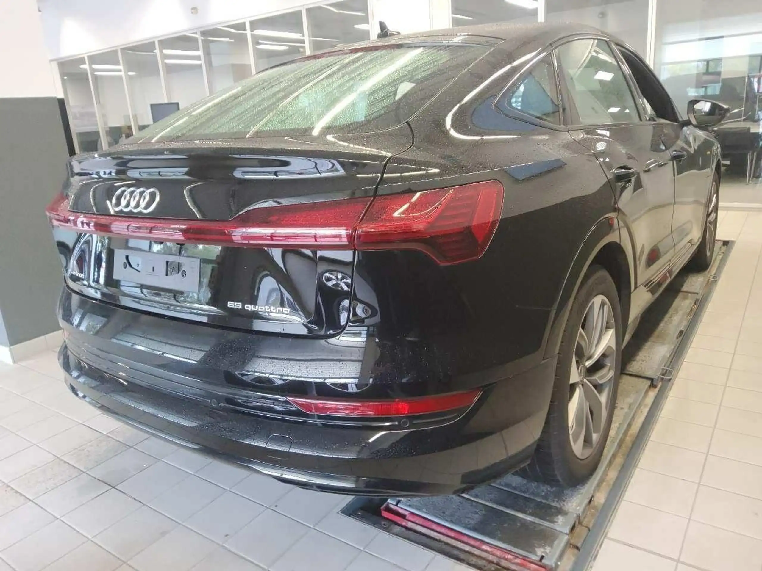 Audi - e-tron