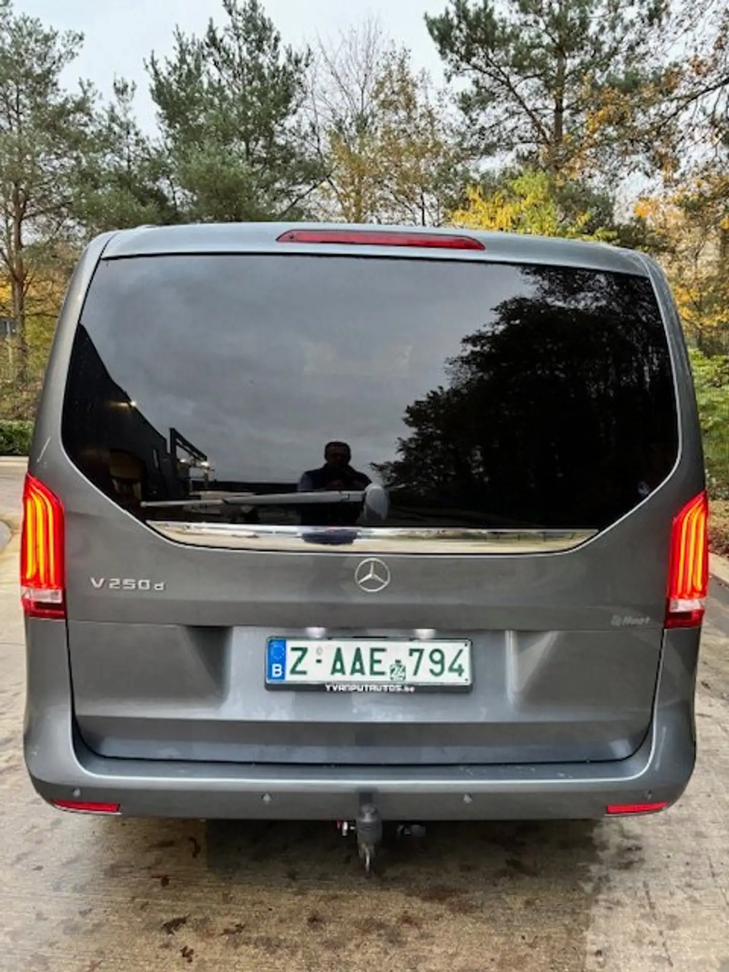 Mercedes-Benz - V 250