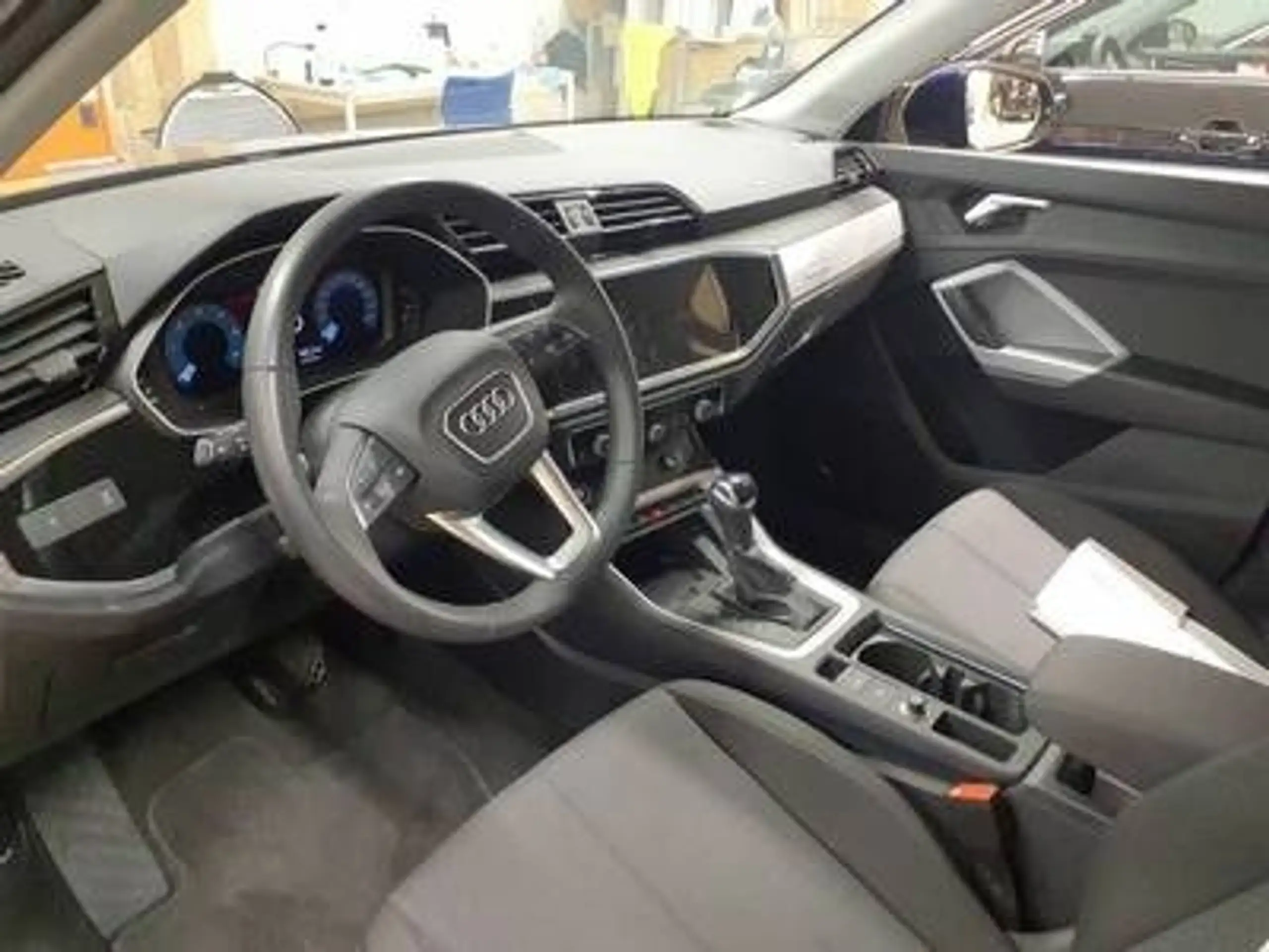 Audi - Q3