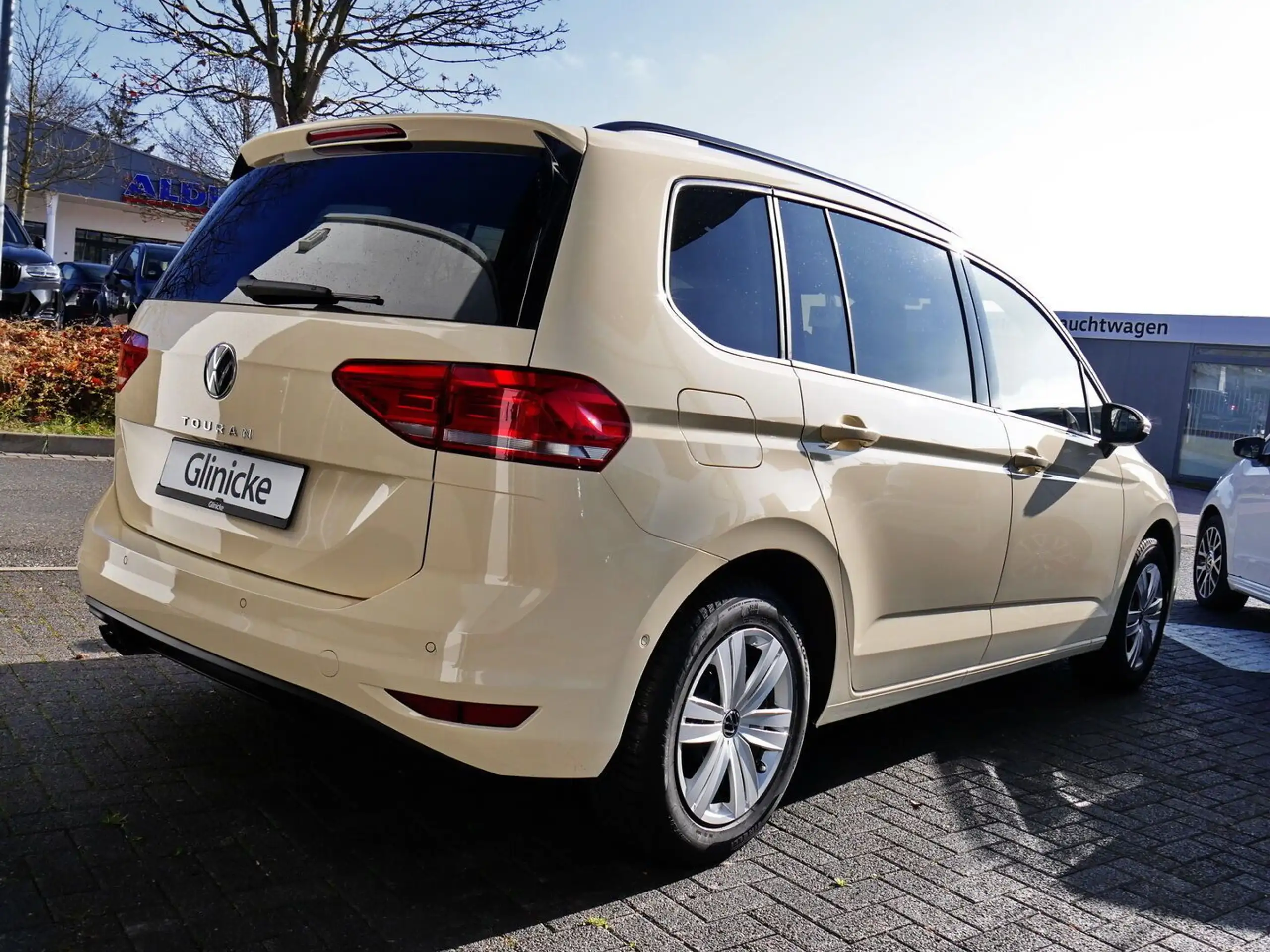 Volkswagen - Touran