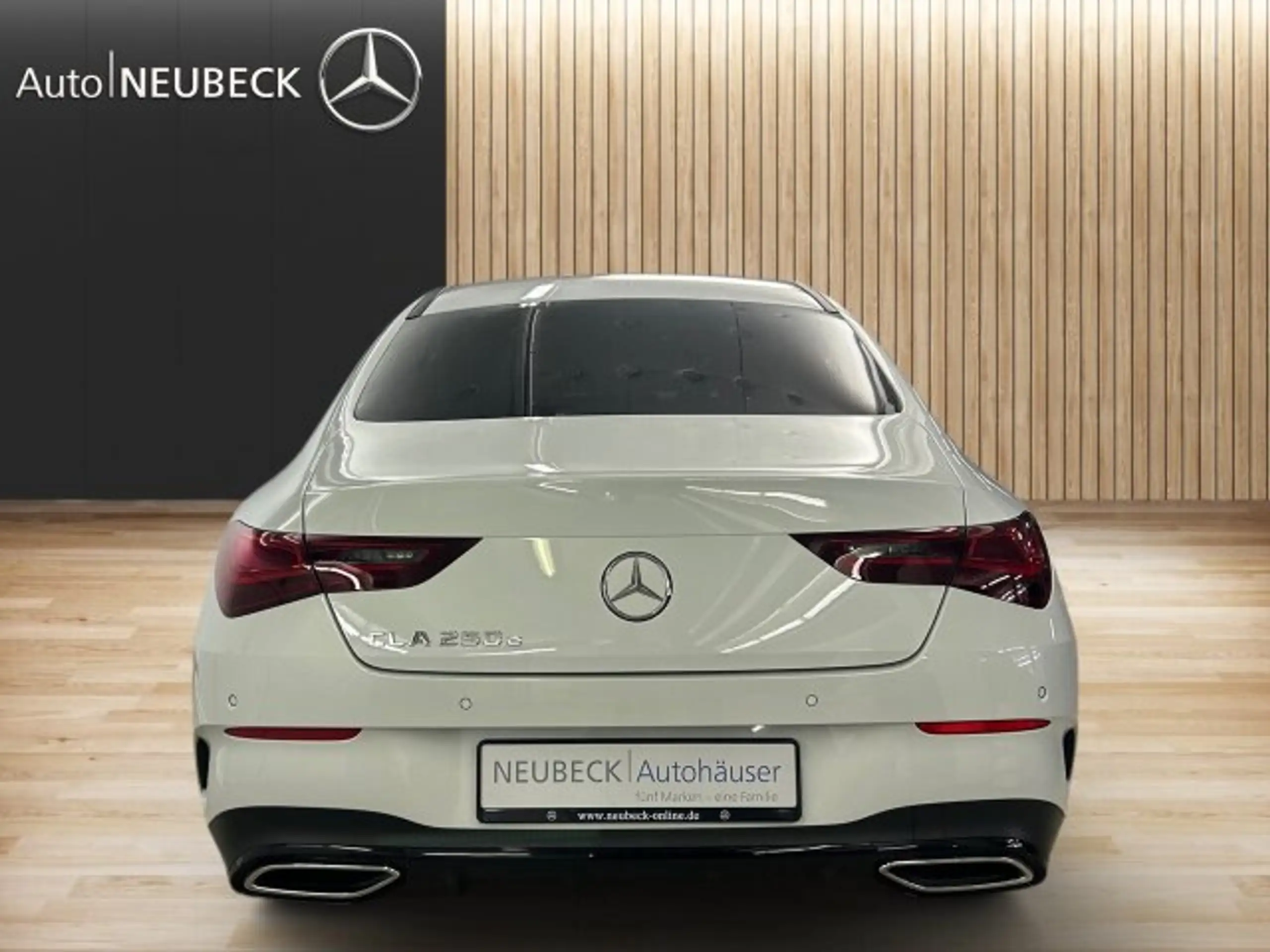 Mercedes-Benz - CLA 250