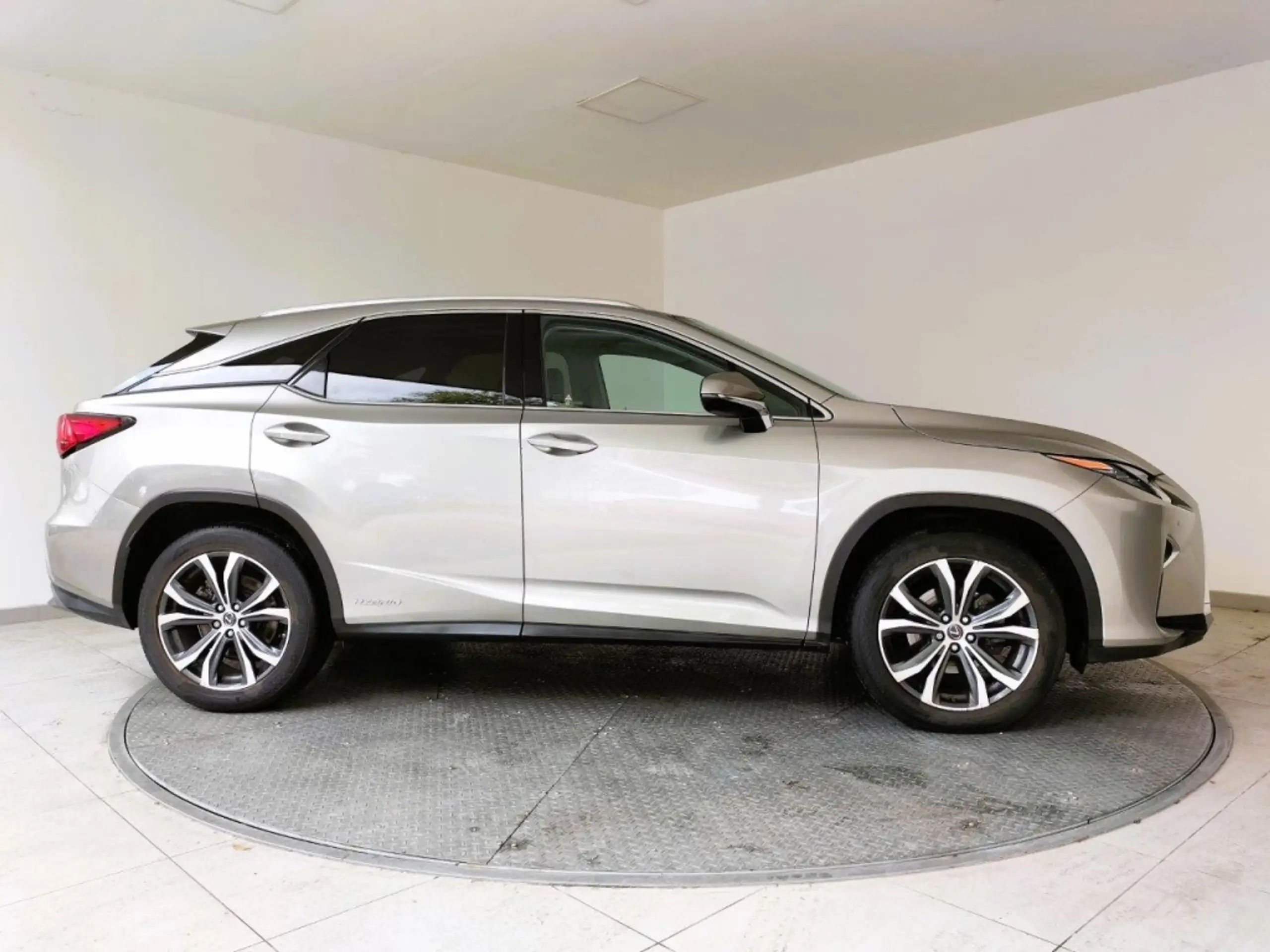 Lexus - RX 450h