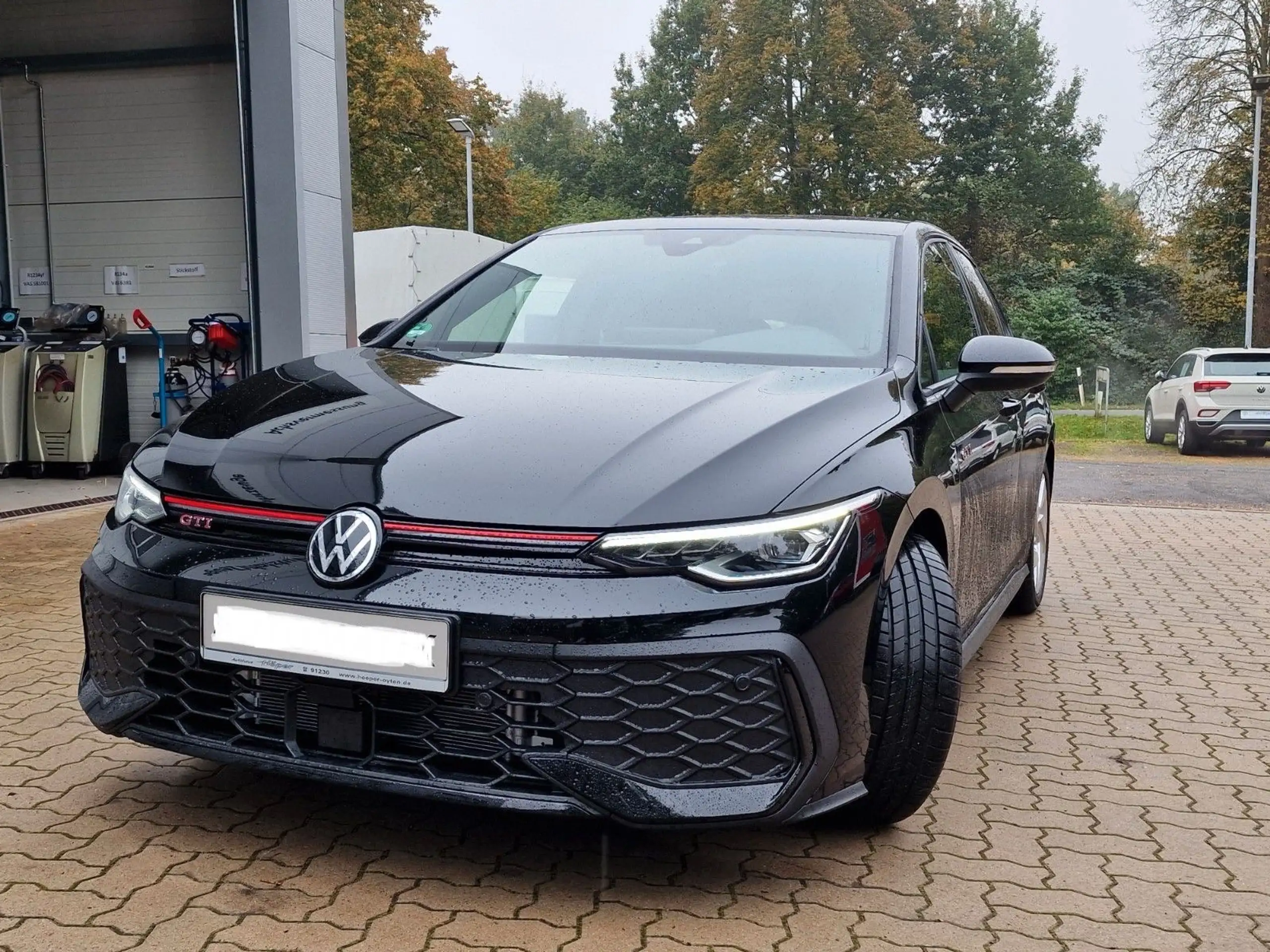 Volkswagen - Golf GTI