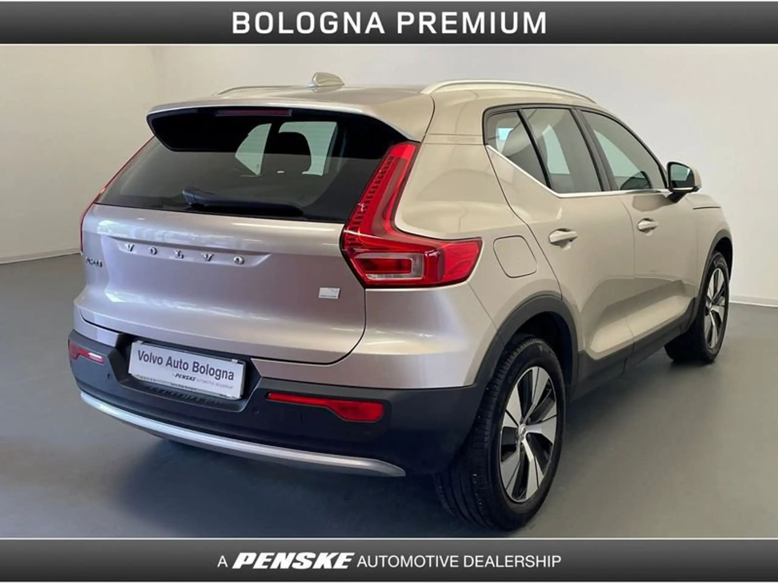 Volvo - XC40