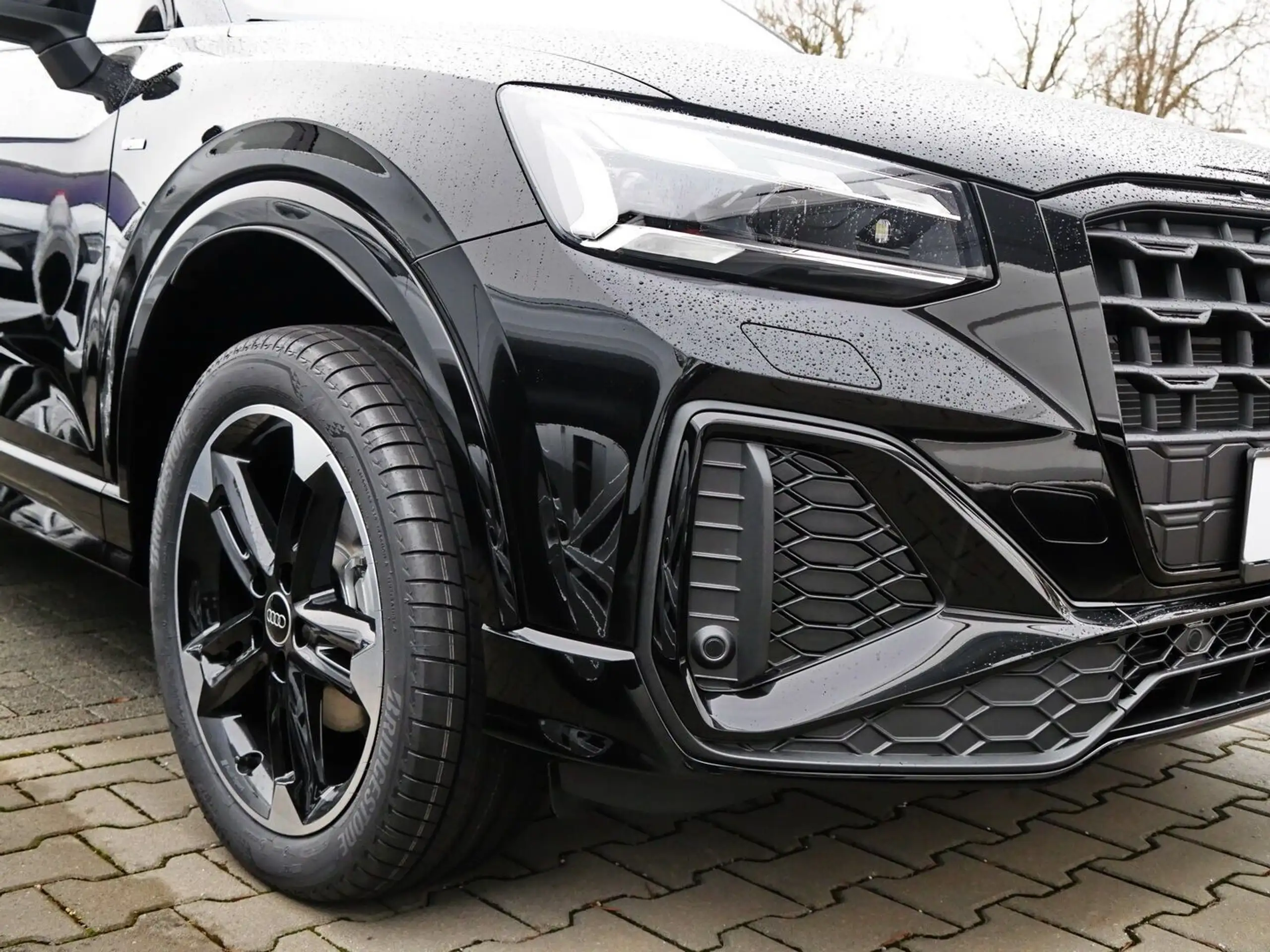 Audi - Q2