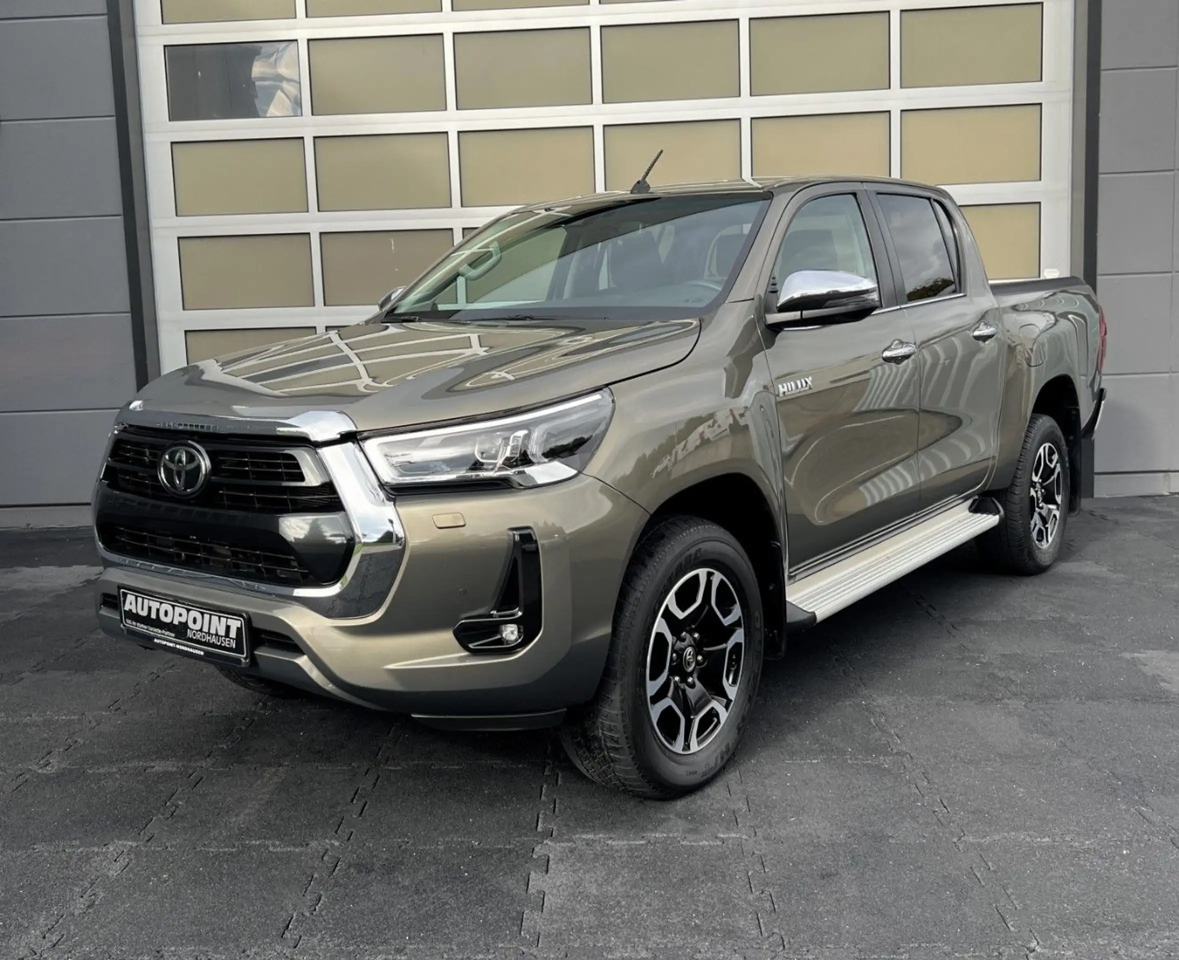 Toyota - Hilux