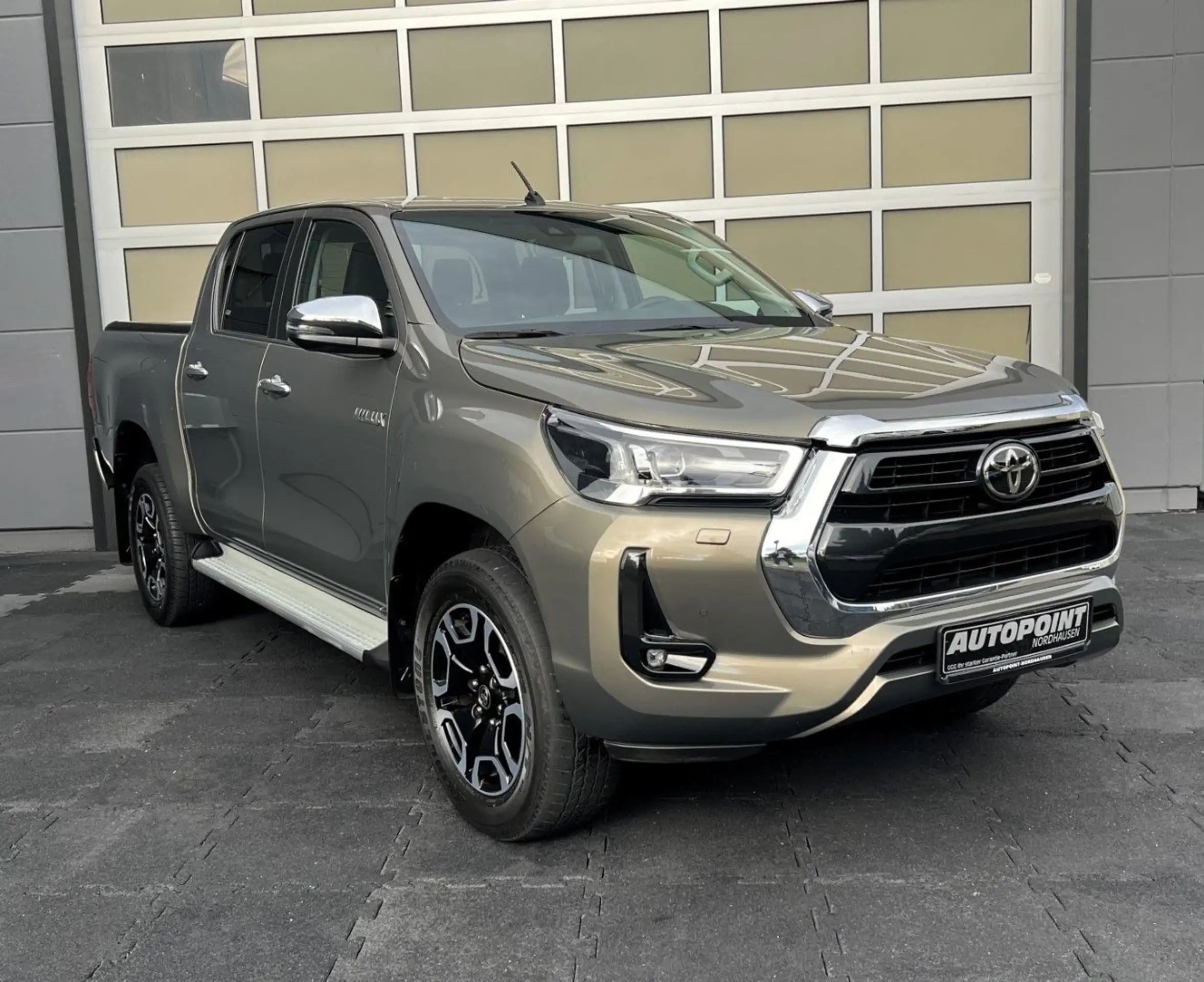 Toyota - Hilux