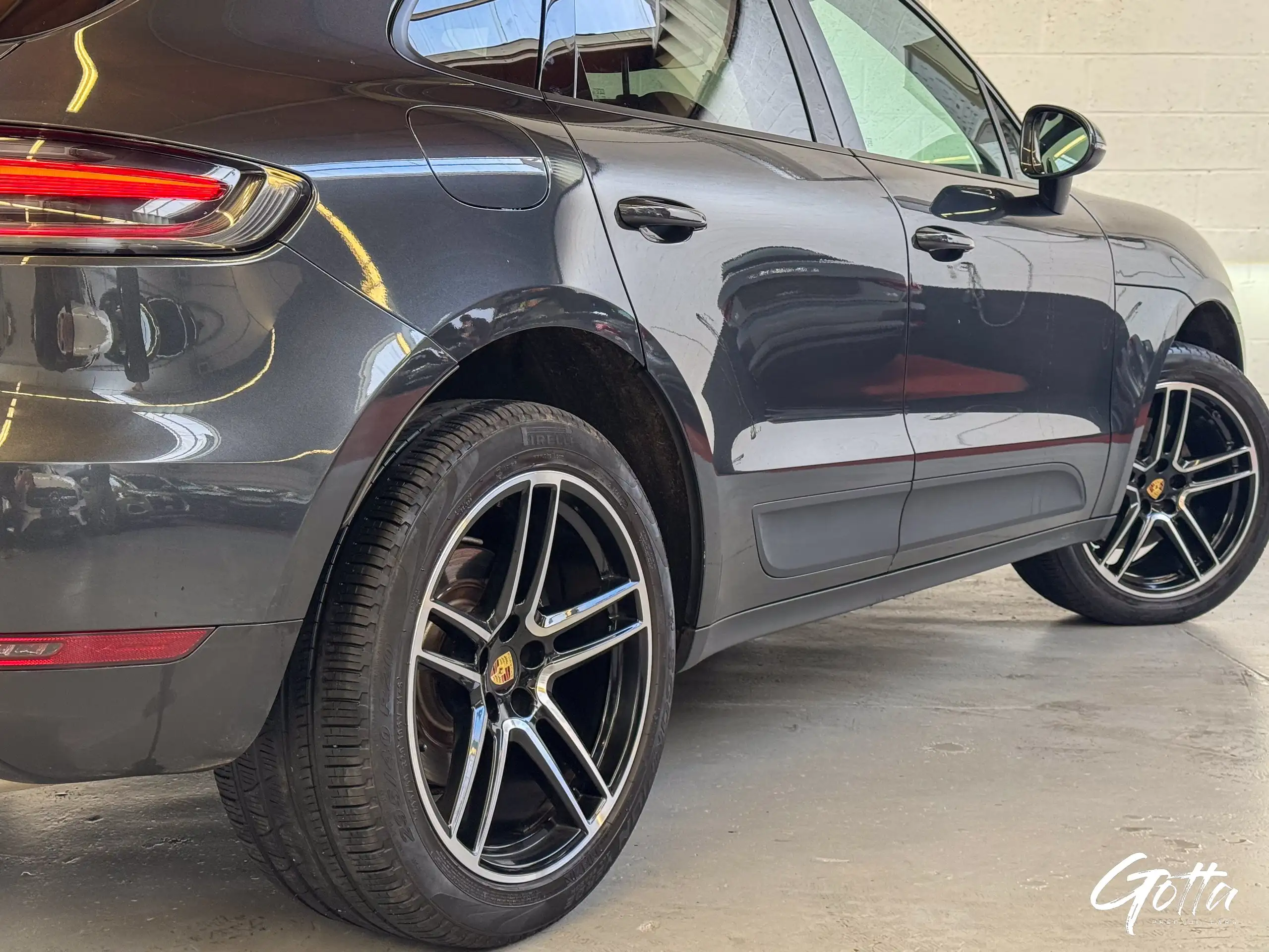 Porsche - Macan