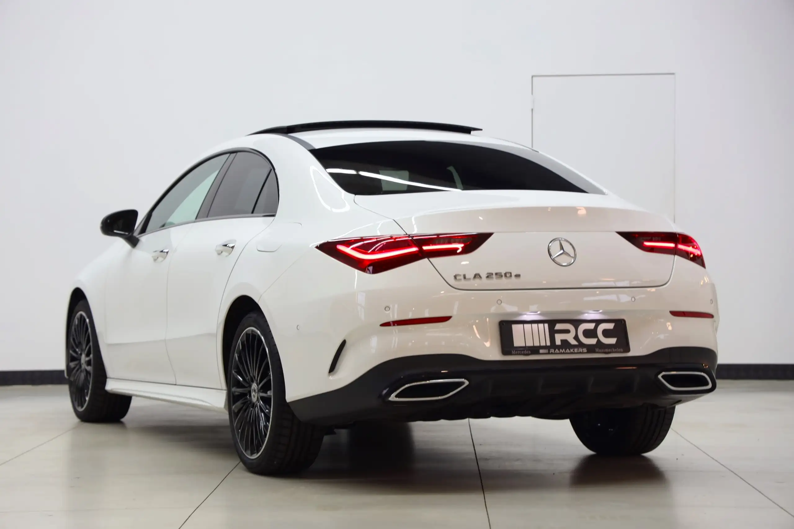 Mercedes-Benz - CLA 250