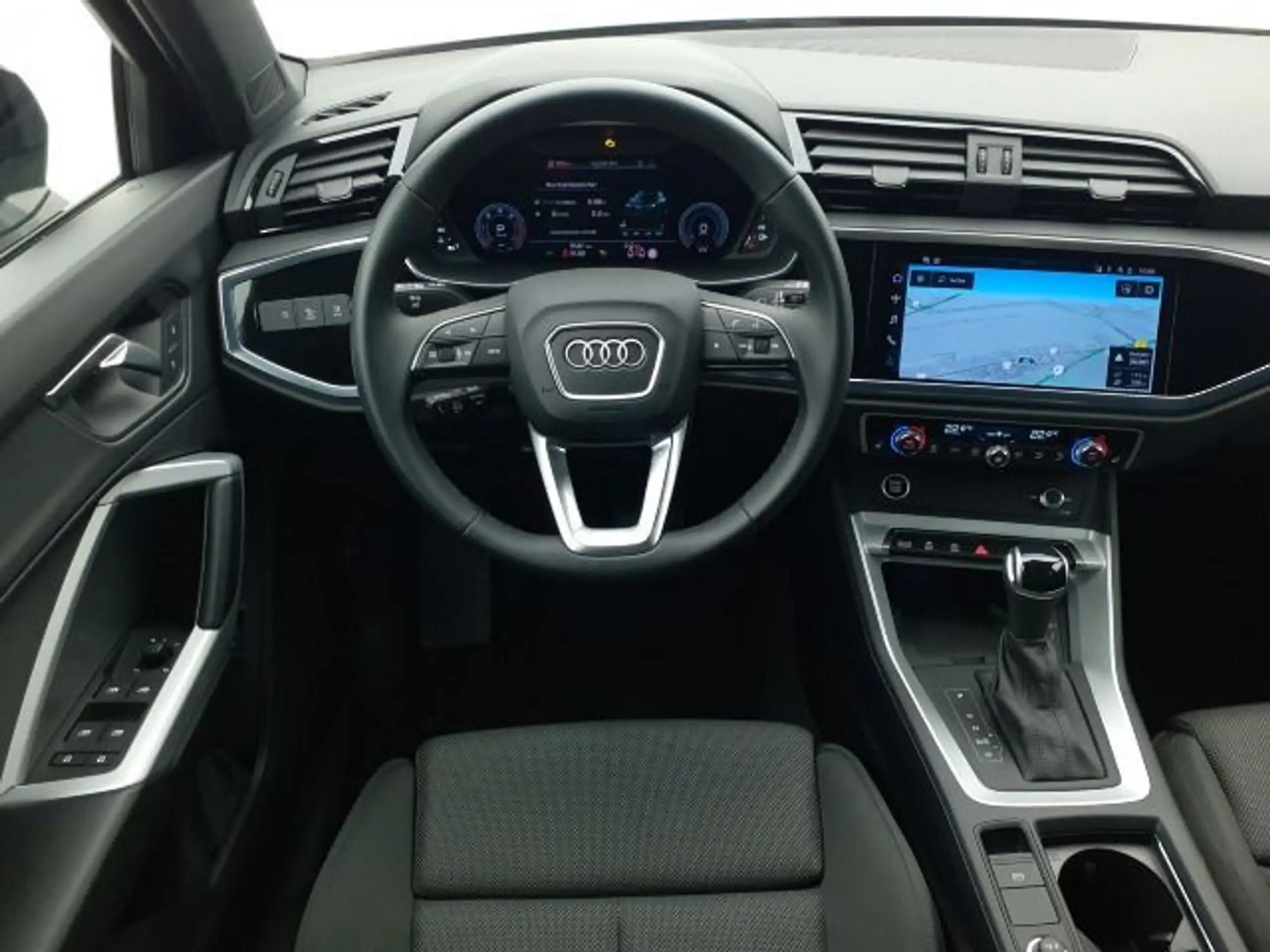 Audi - Q3