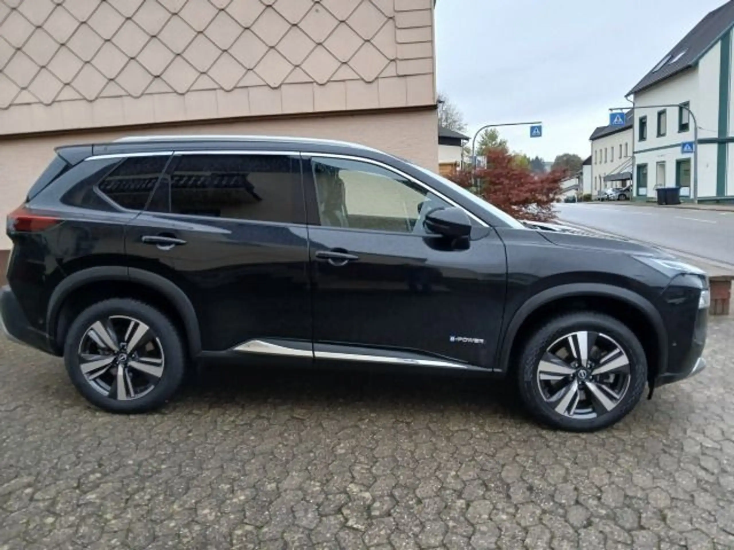 Nissan - X-Trail