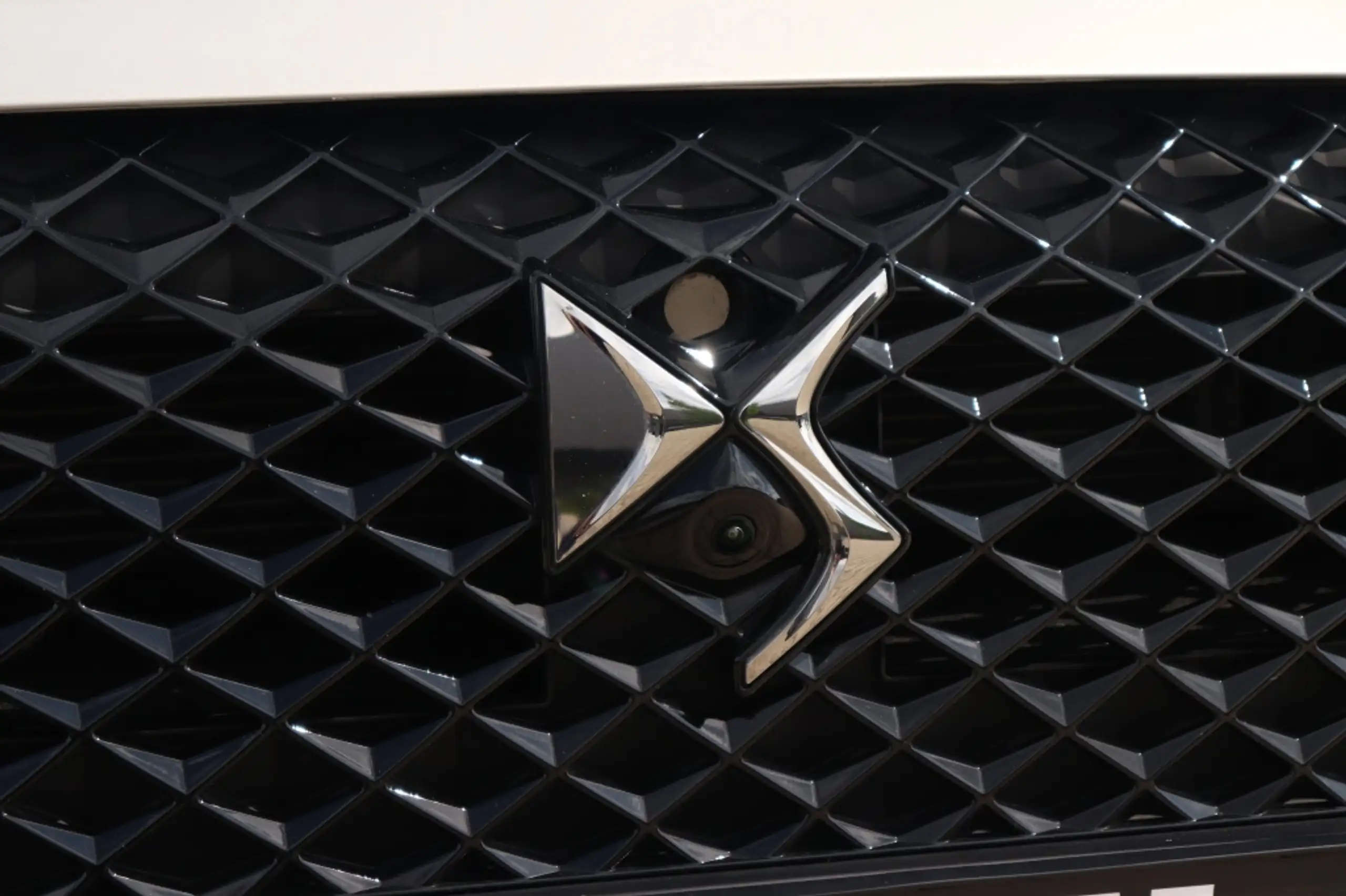 DS Automobiles - DS 4