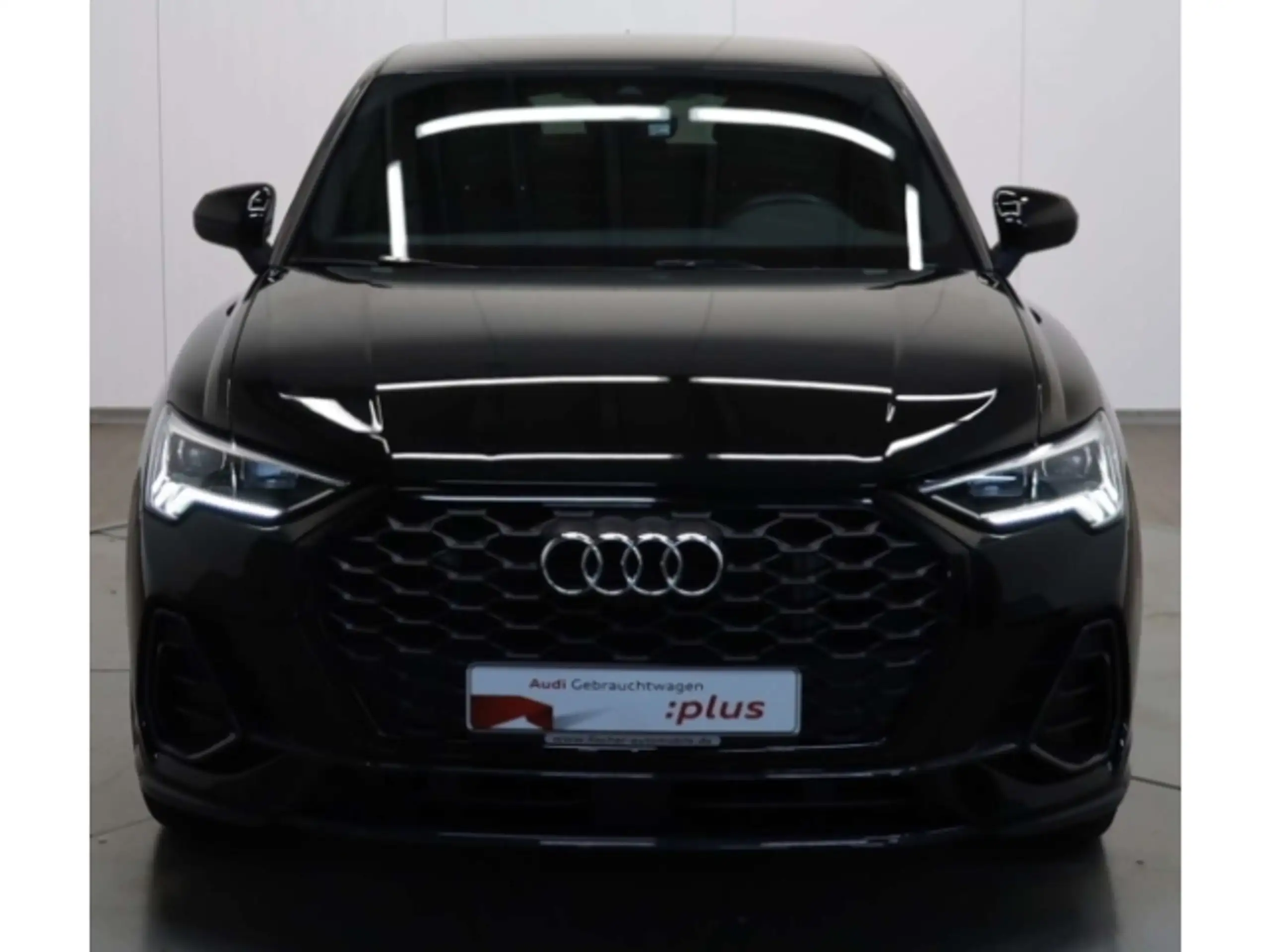 Audi - Q3