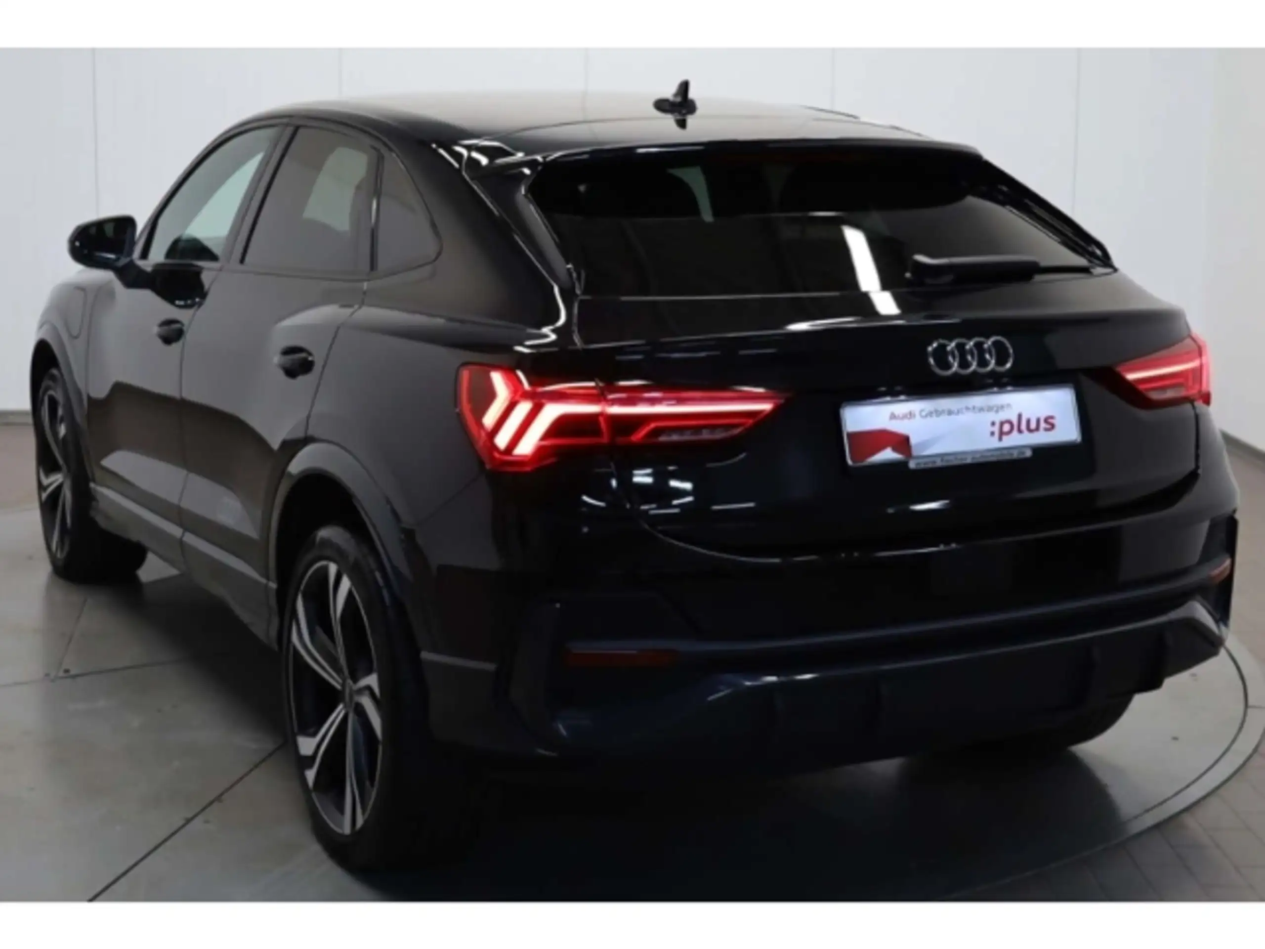 Audi - Q3