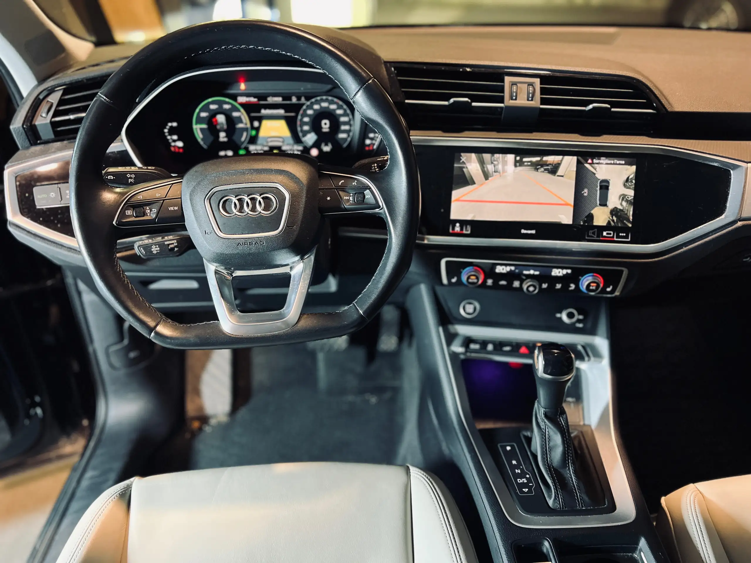 Audi - Q3