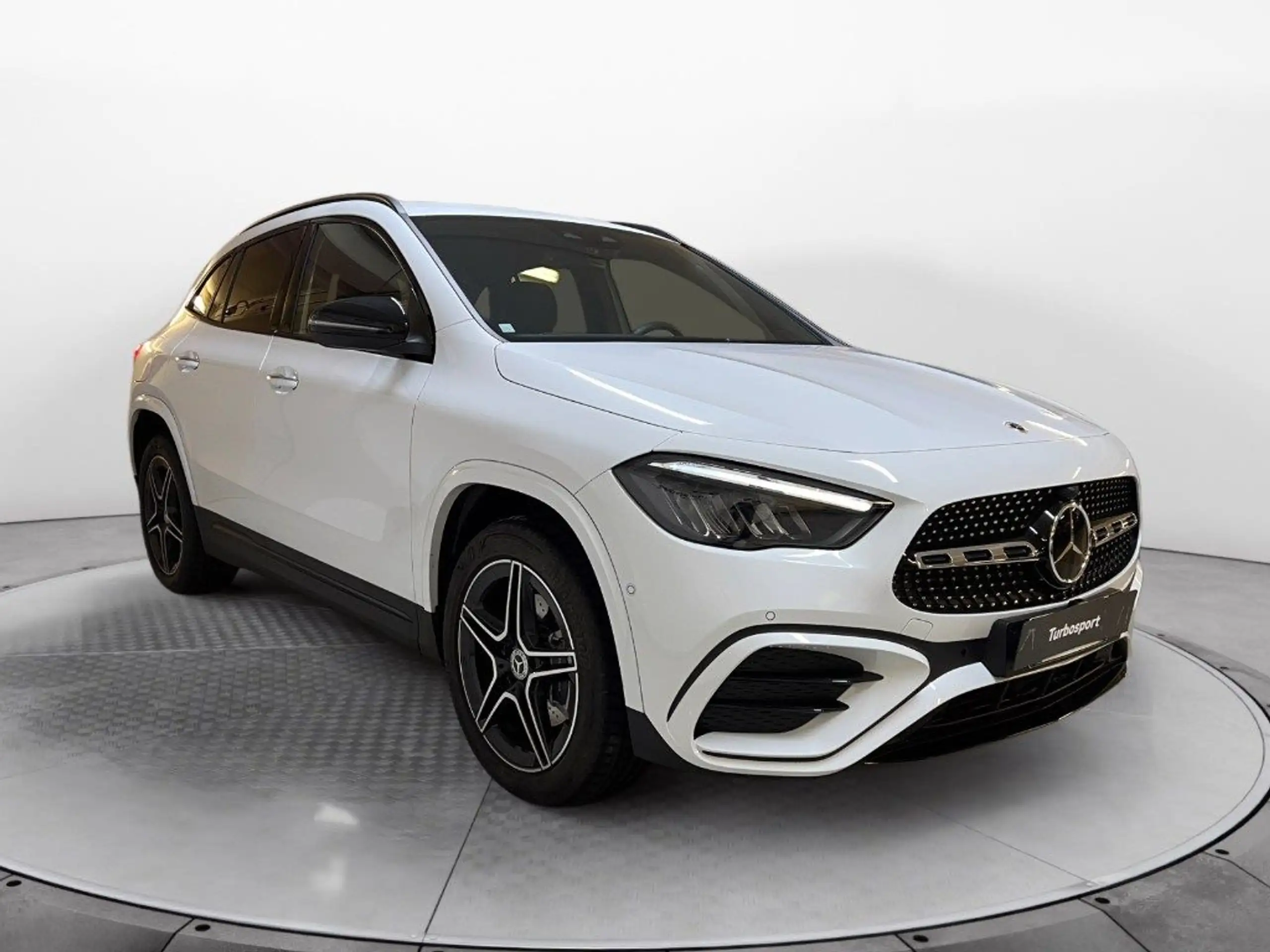 Mercedes-Benz - GLA 250