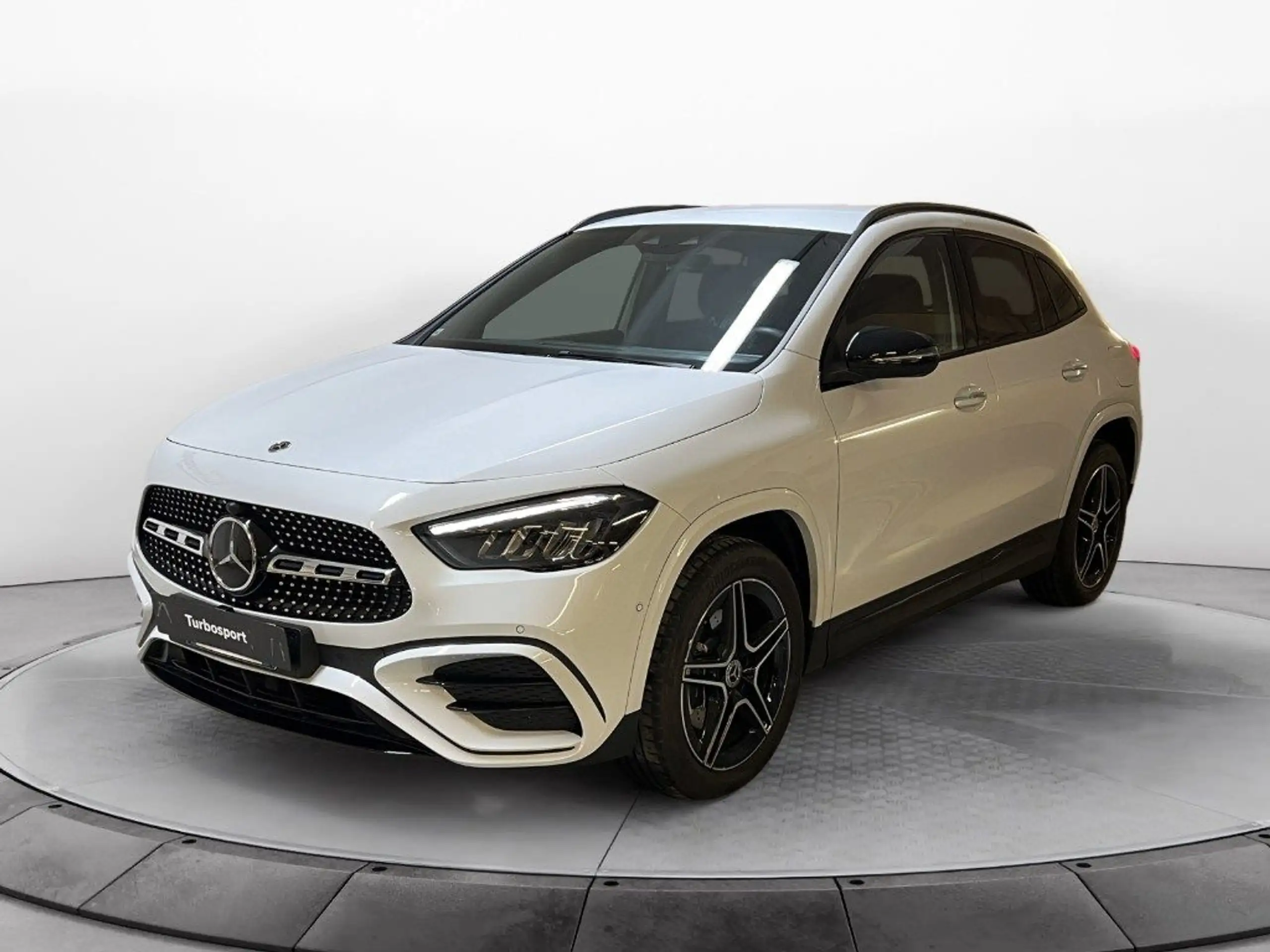 Mercedes-Benz - GLA 250