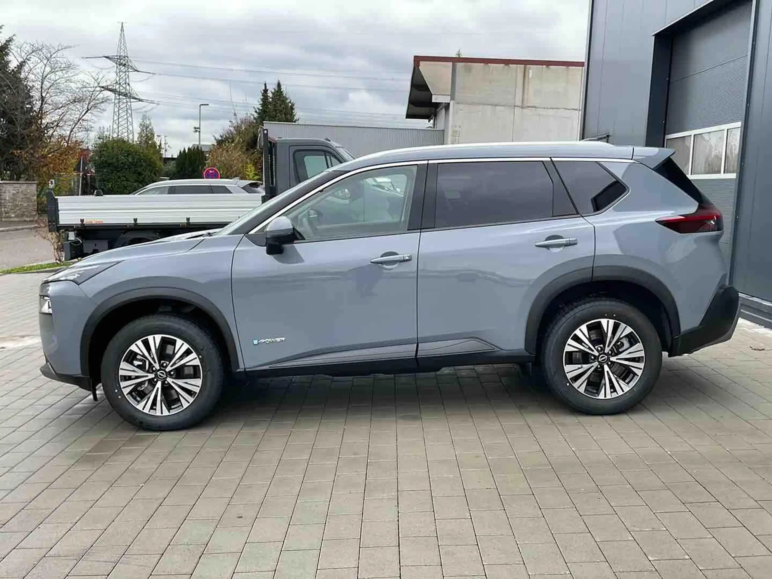 Nissan - X-Trail