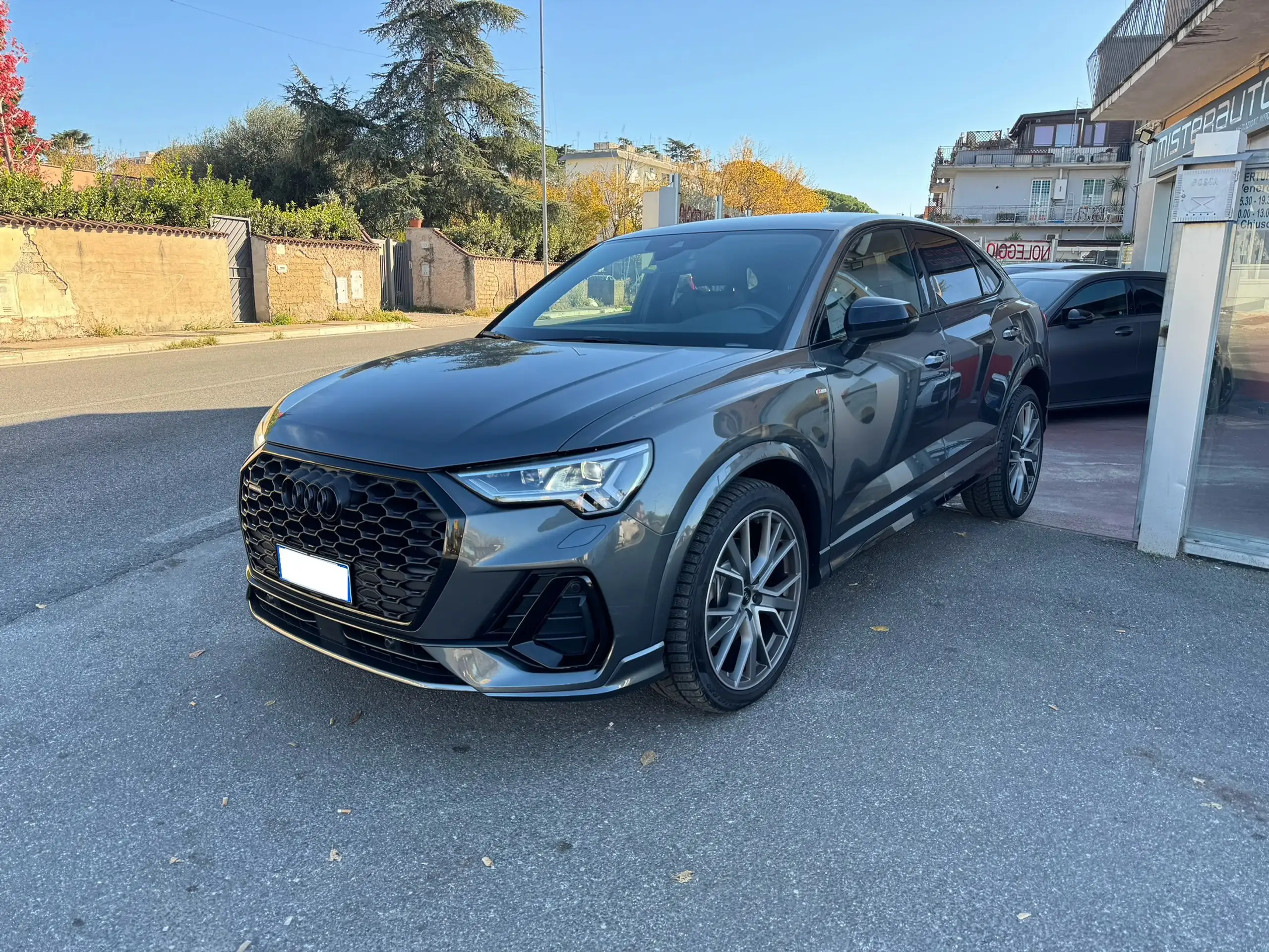 Audi - Q3