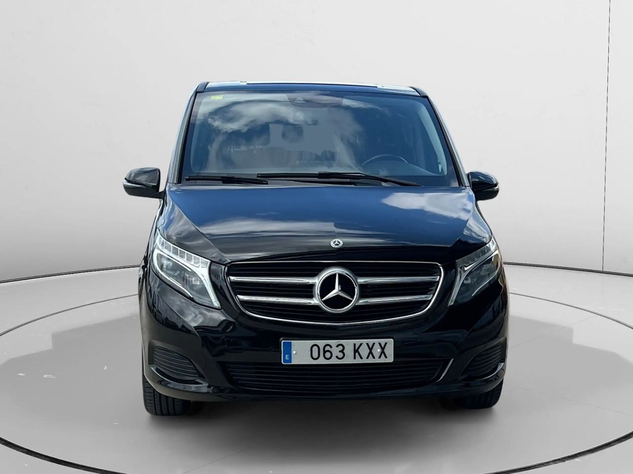 Mercedes-Benz - V 220