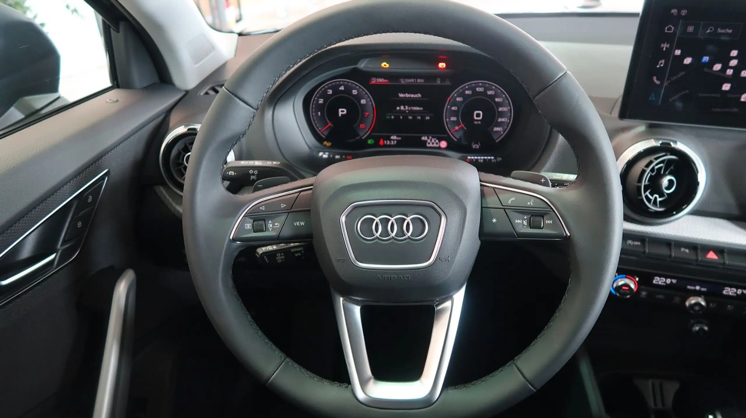 Audi - Q2