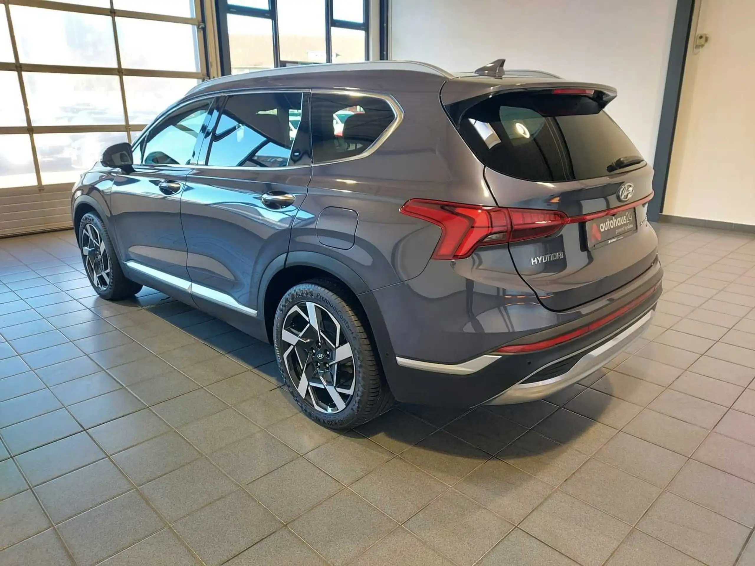 Hyundai - SANTA FE