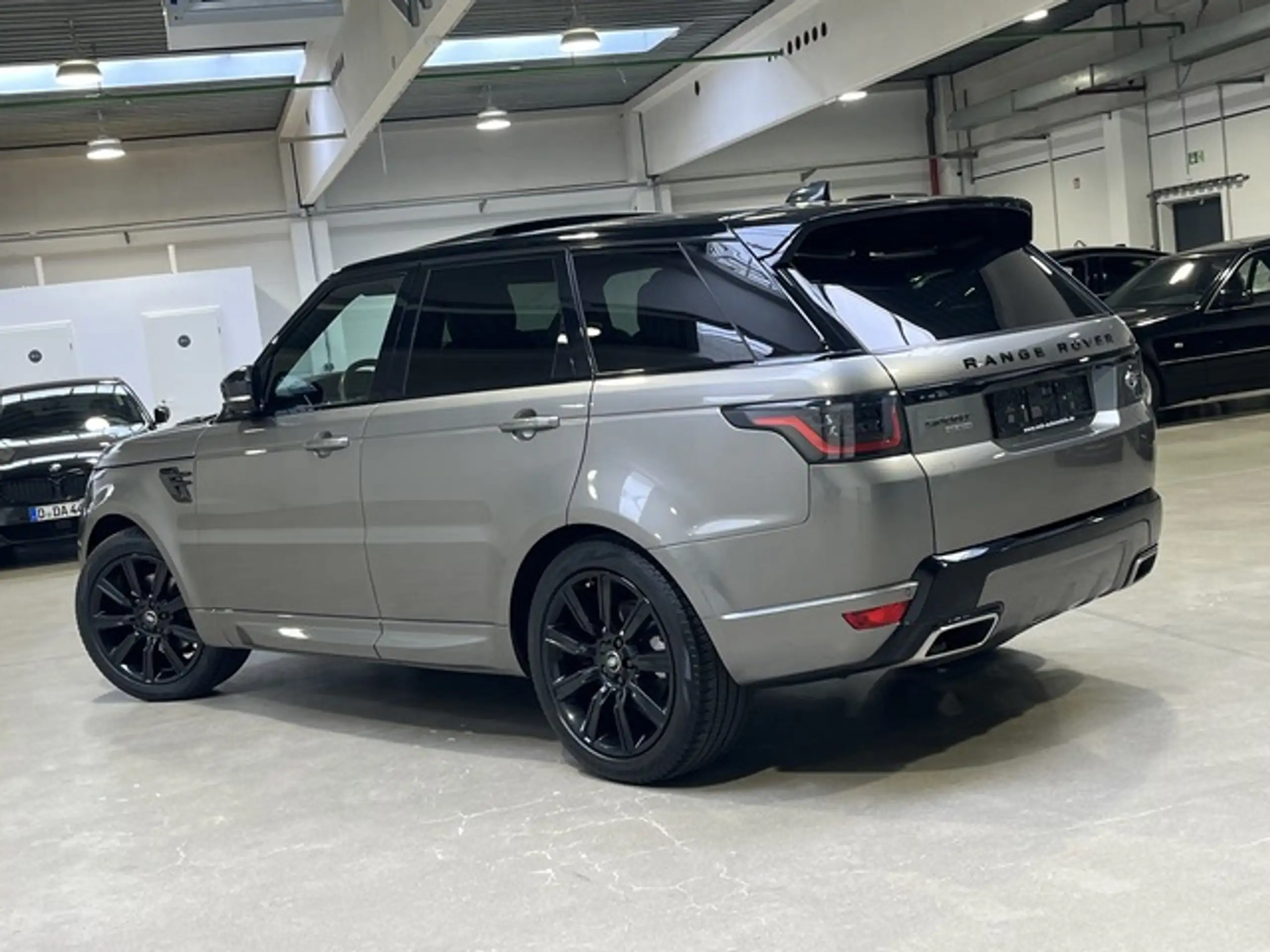 Land Rover - Range Rover Sport