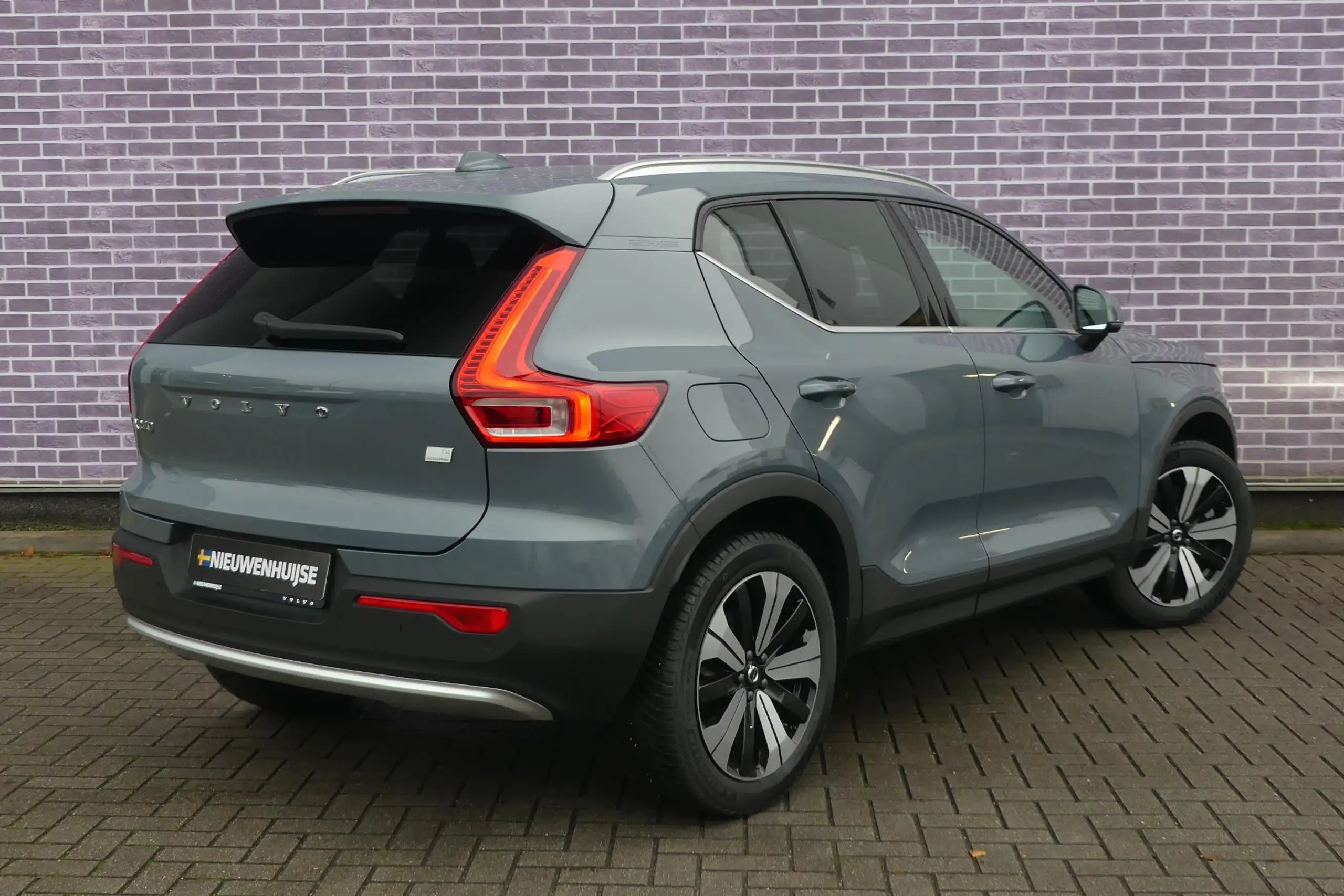 Volvo - XC40