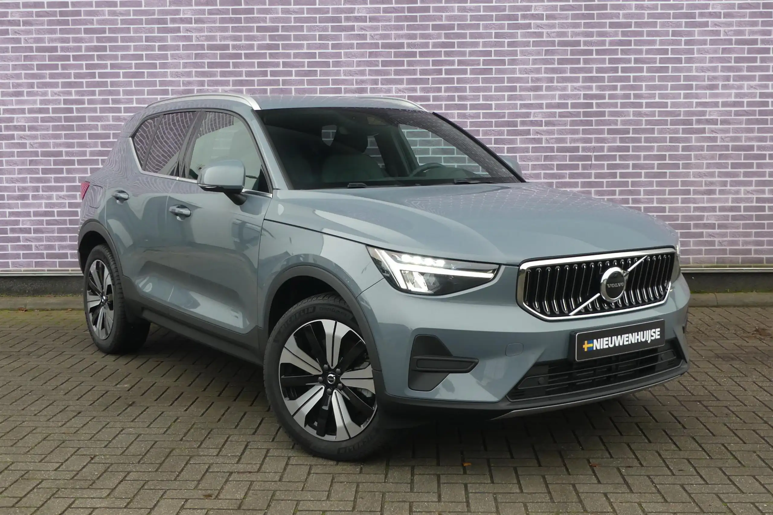 Volvo - XC40