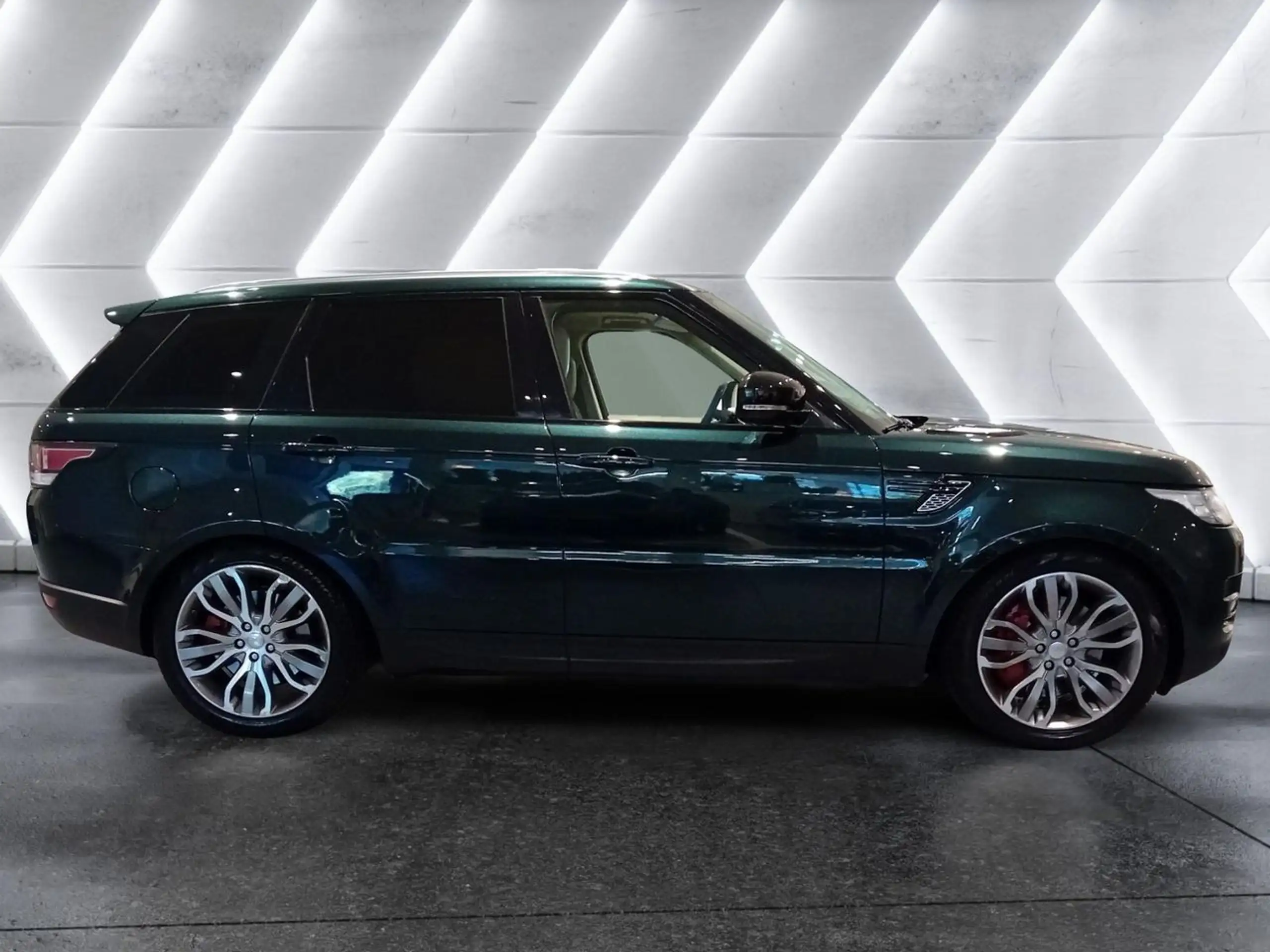 Land Rover - Range Rover Sport