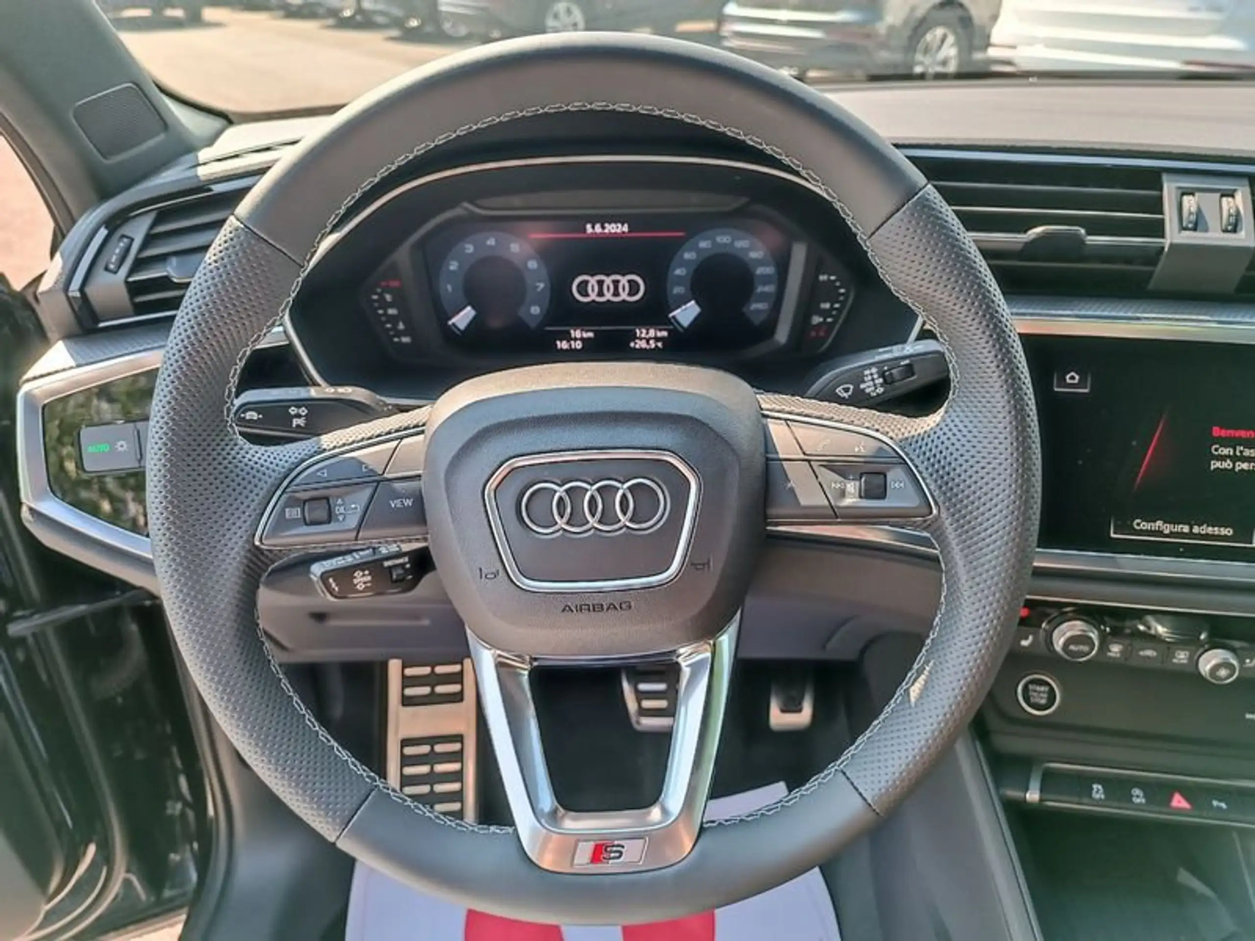 Audi - Q3