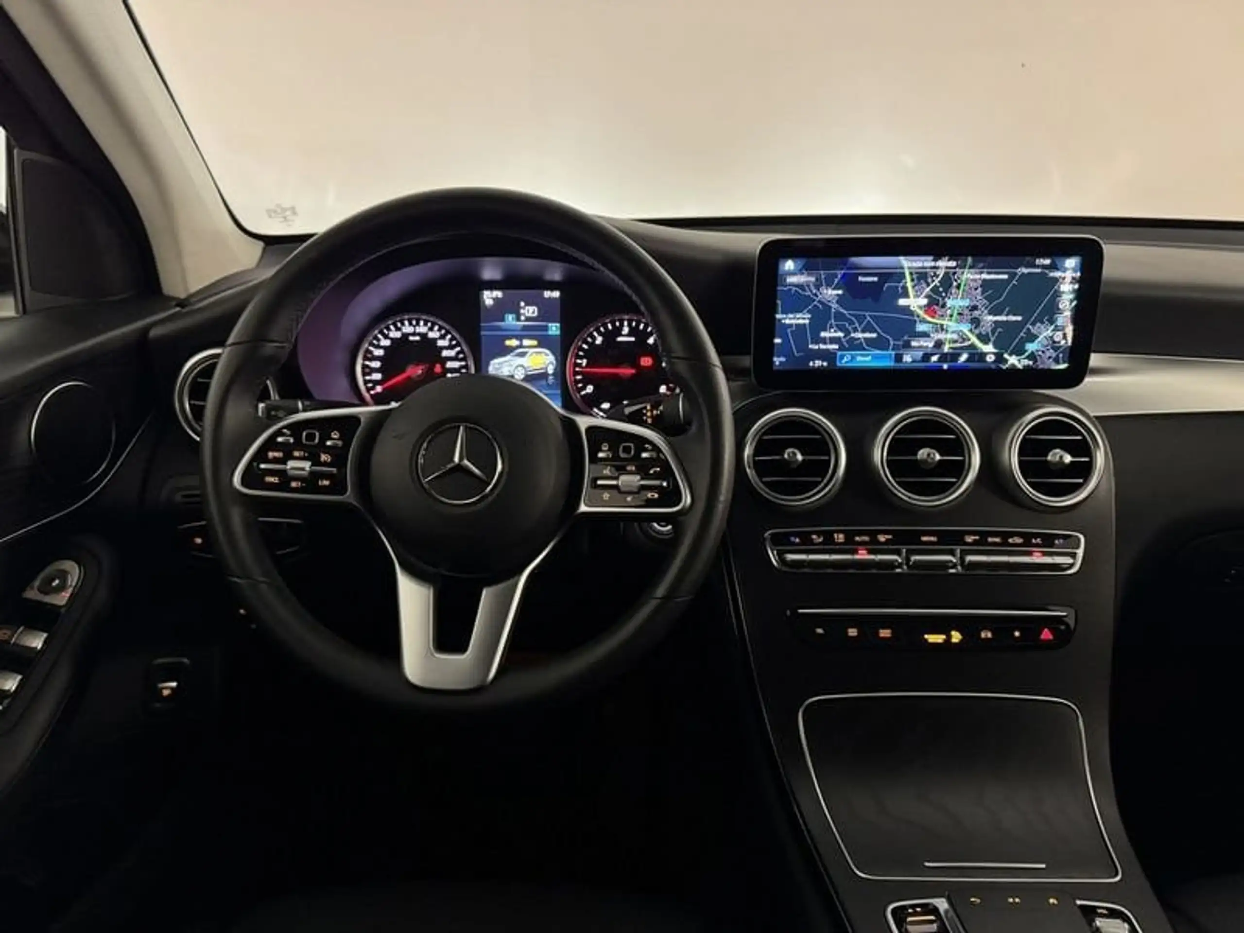 Mercedes-Benz - GLC 220