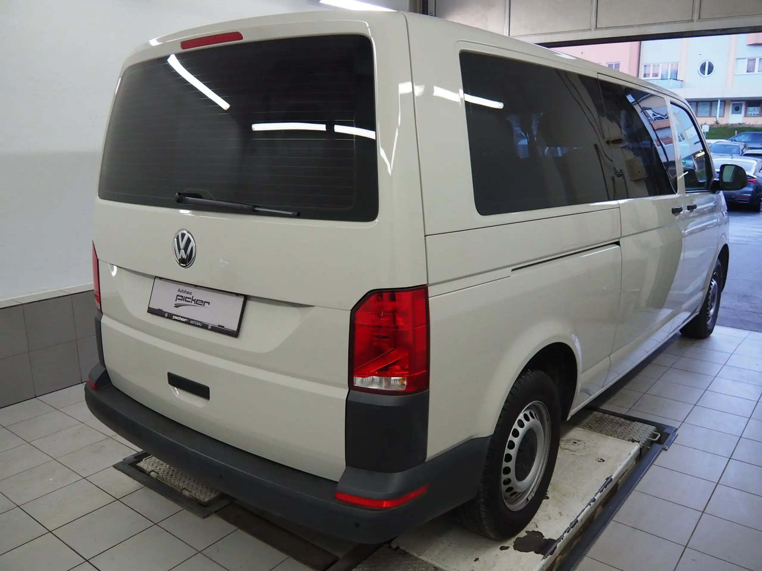 Volkswagen - T6.1 Transporter