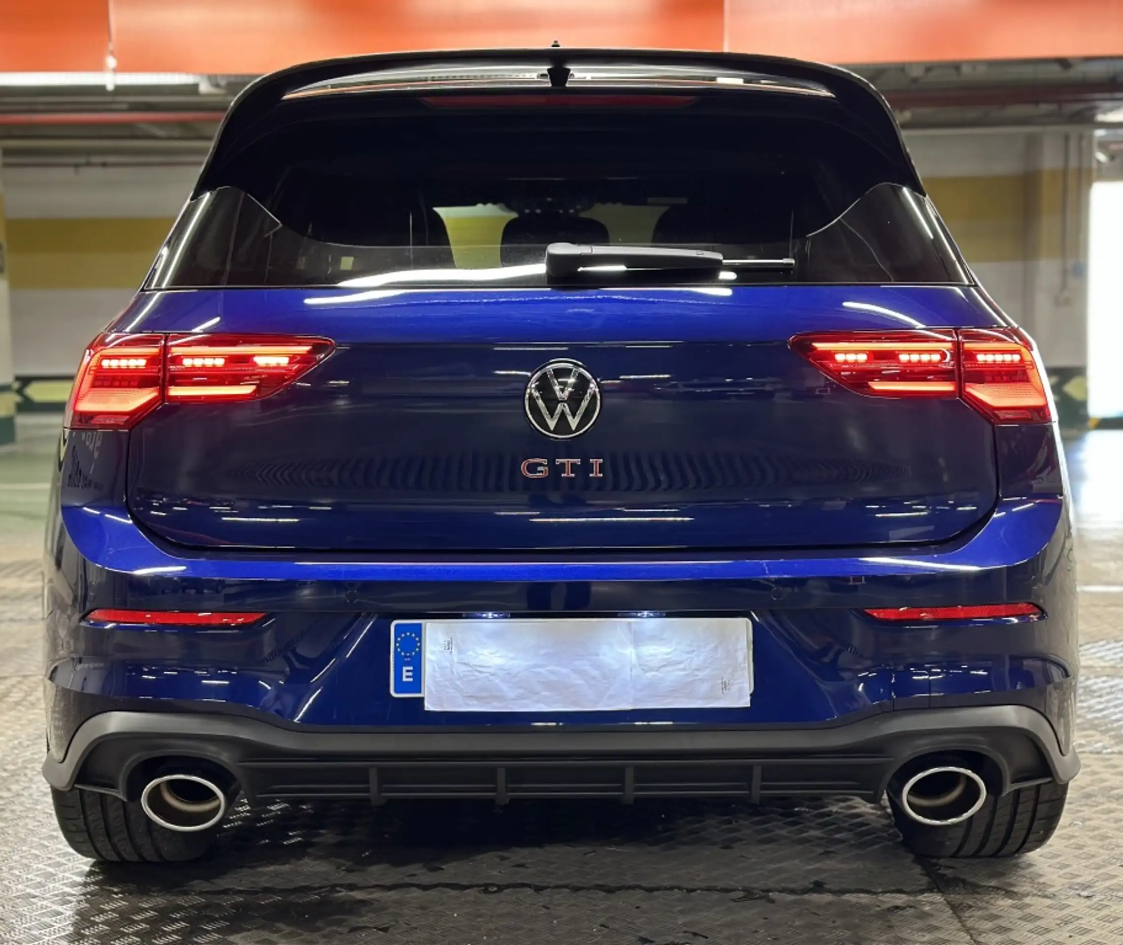 Volkswagen - Golf GTI