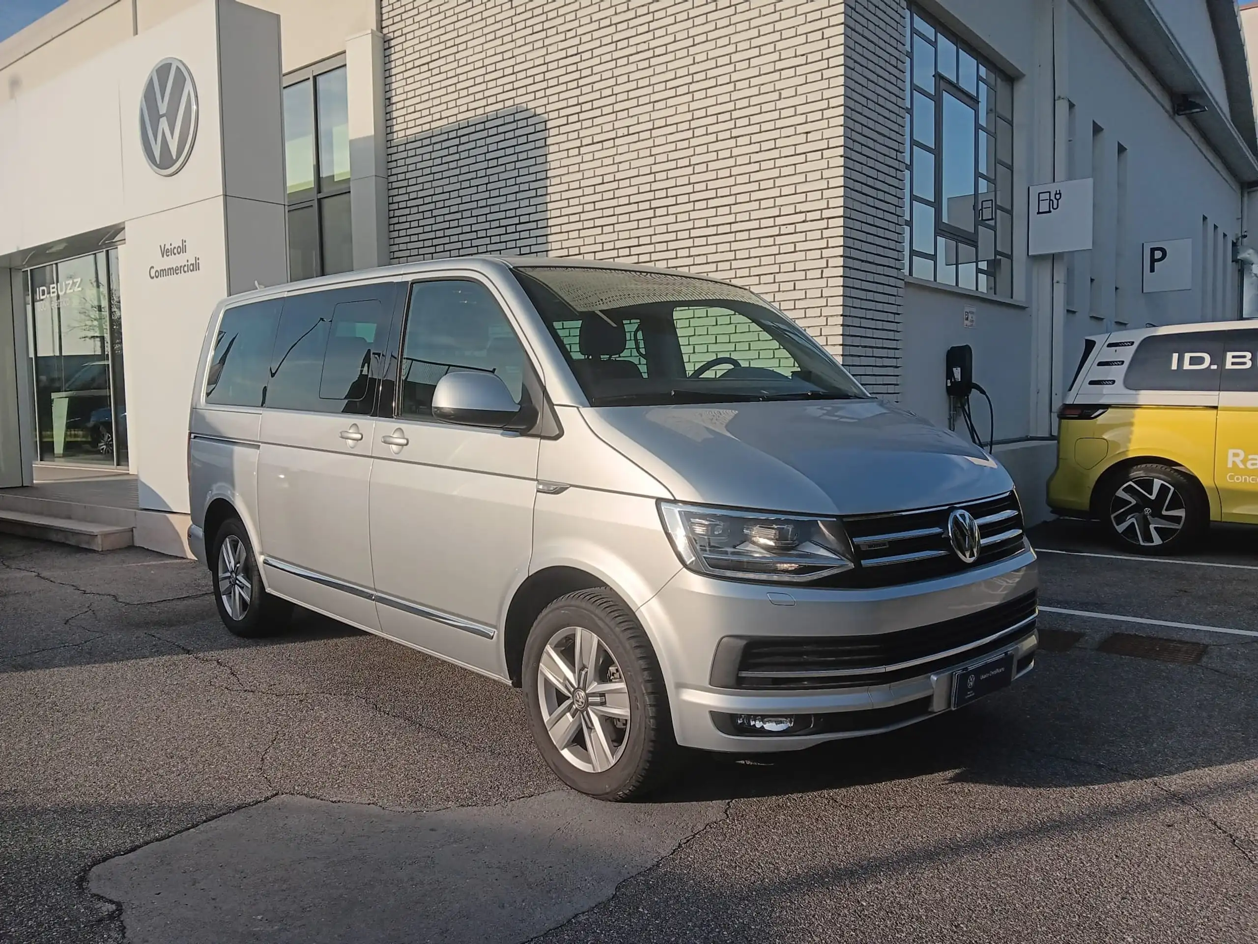 Volkswagen - T6 Caravelle